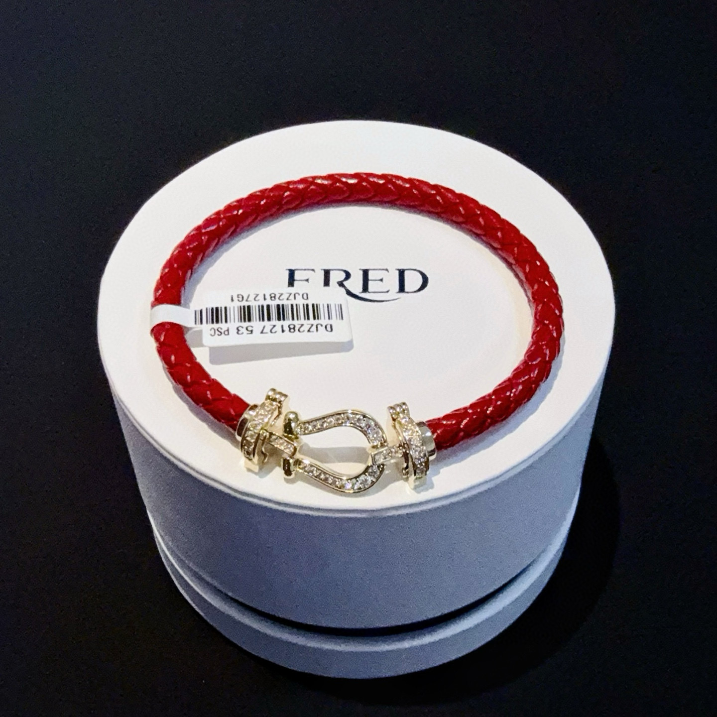NO:379172,Popular Feredman Diamond Horseshoe Buckle Leather Rope Bracelet Bracelet, classic and versatile, Internet celebrity expert, a must-have item for fashion, fashionable and exquisite, 11 pairs of customized versions, thickened electroplating 18k technology, different from the ordinary version on the market, the effect of getting used is very versatile!  !  , jewelry boutique, bracelet, bracelet19860909火爆 费雷德满钻马蹄扣皮绳手镯手链,经典百搭,网红达人 时尚一族备必单品,时尚精致,11对版定制,加厚电镀18k工艺,区别市面上普通版本上手效果非常百搭！！,饰品精品,bracelet,bracelet,Jewelry
