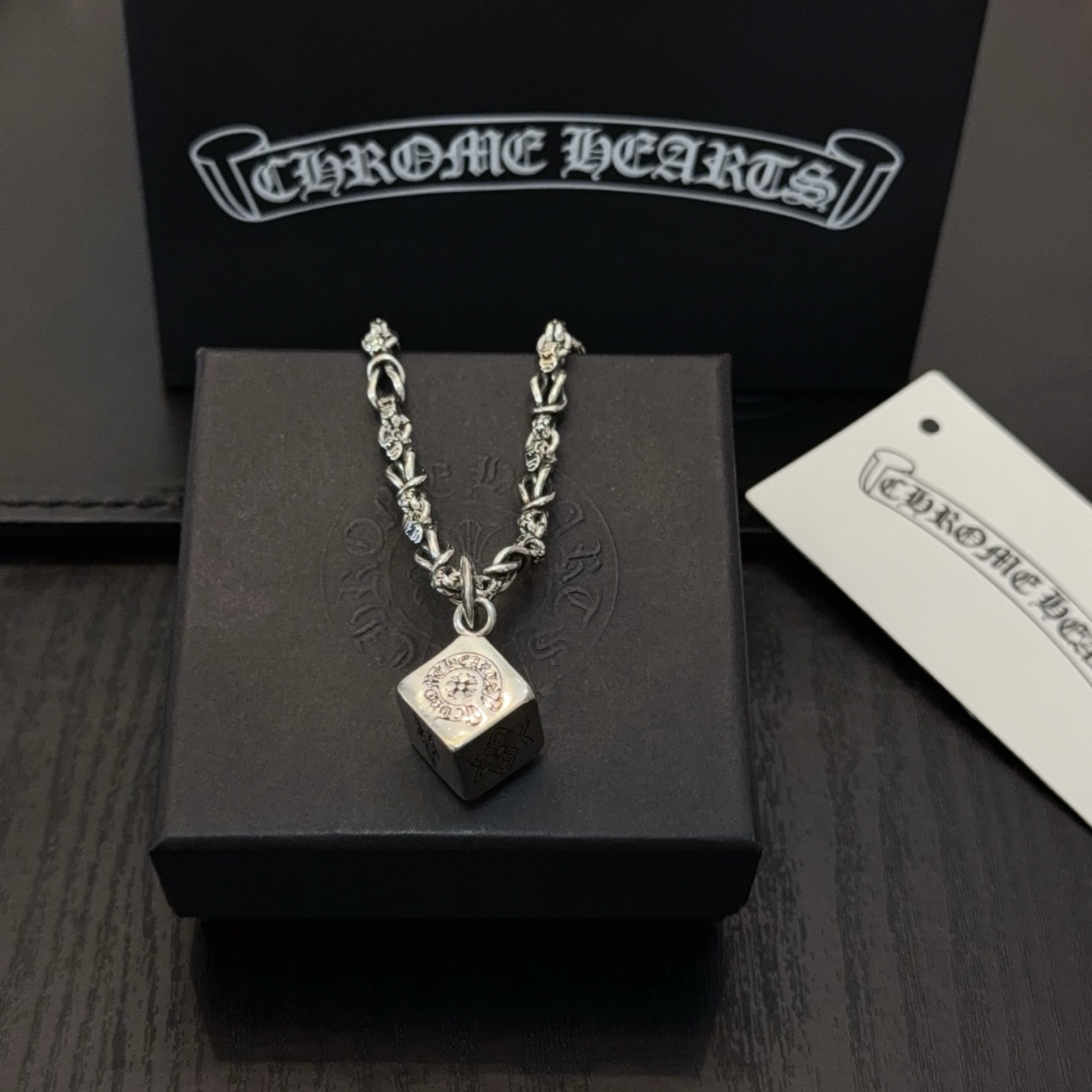  新款【专柜品质】Chrome Hearts克罗心经典复古项链，骰子吊坠 凹凸造型不同的花纹设计风格 呈