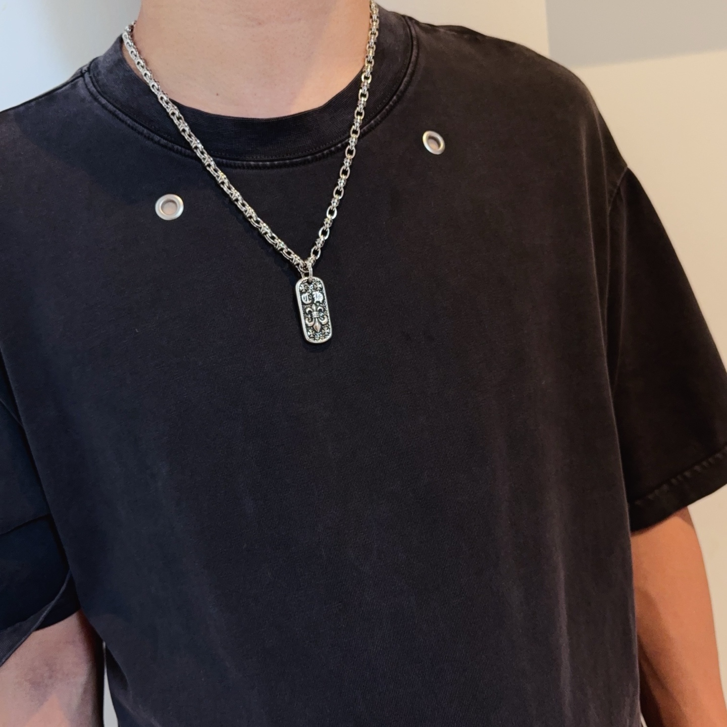  新款【专柜品质】Chrome Hearts克罗心经典复古十字花球项链，方牌吊坠 凹凸造型不同的花纹设计