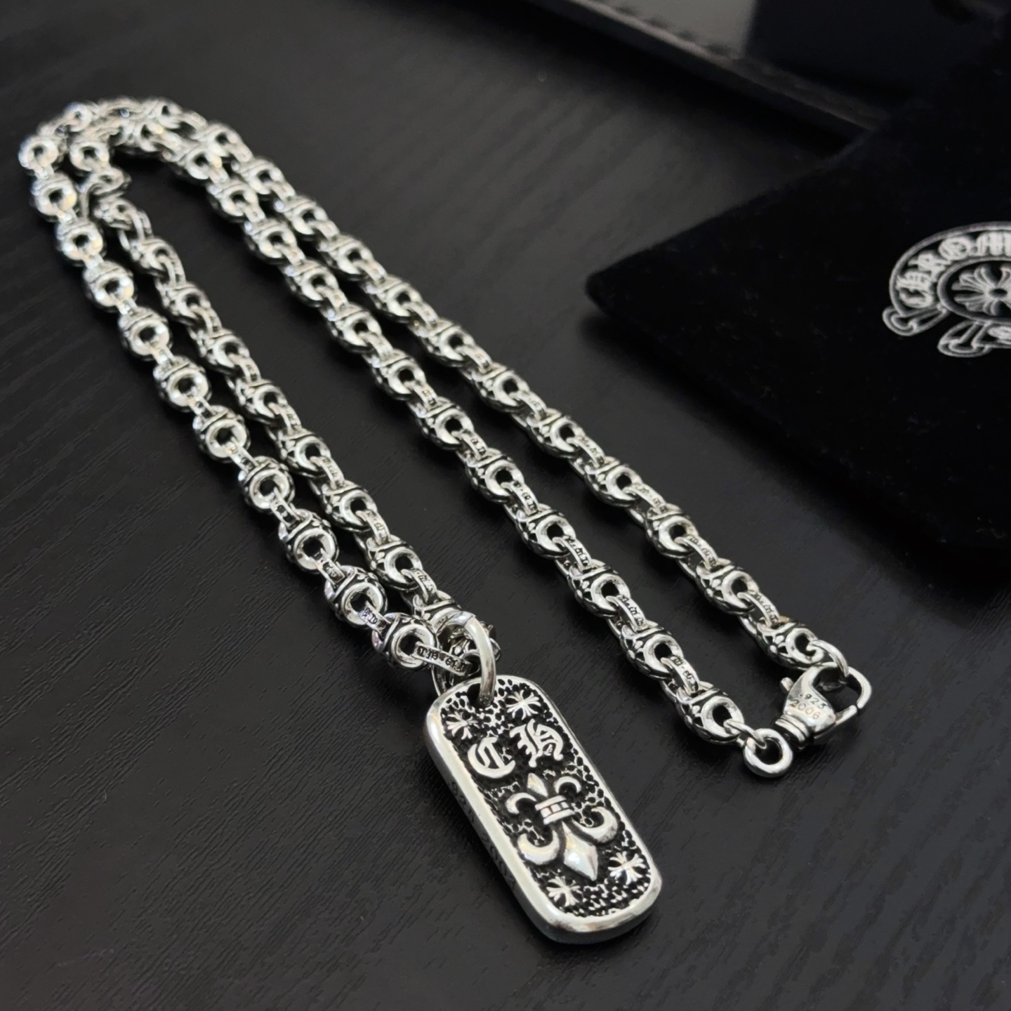  新款【专柜品质】Chrome Hearts克罗心经典复古十字花球项链，方牌吊坠 凹凸造型不同的花纹设计