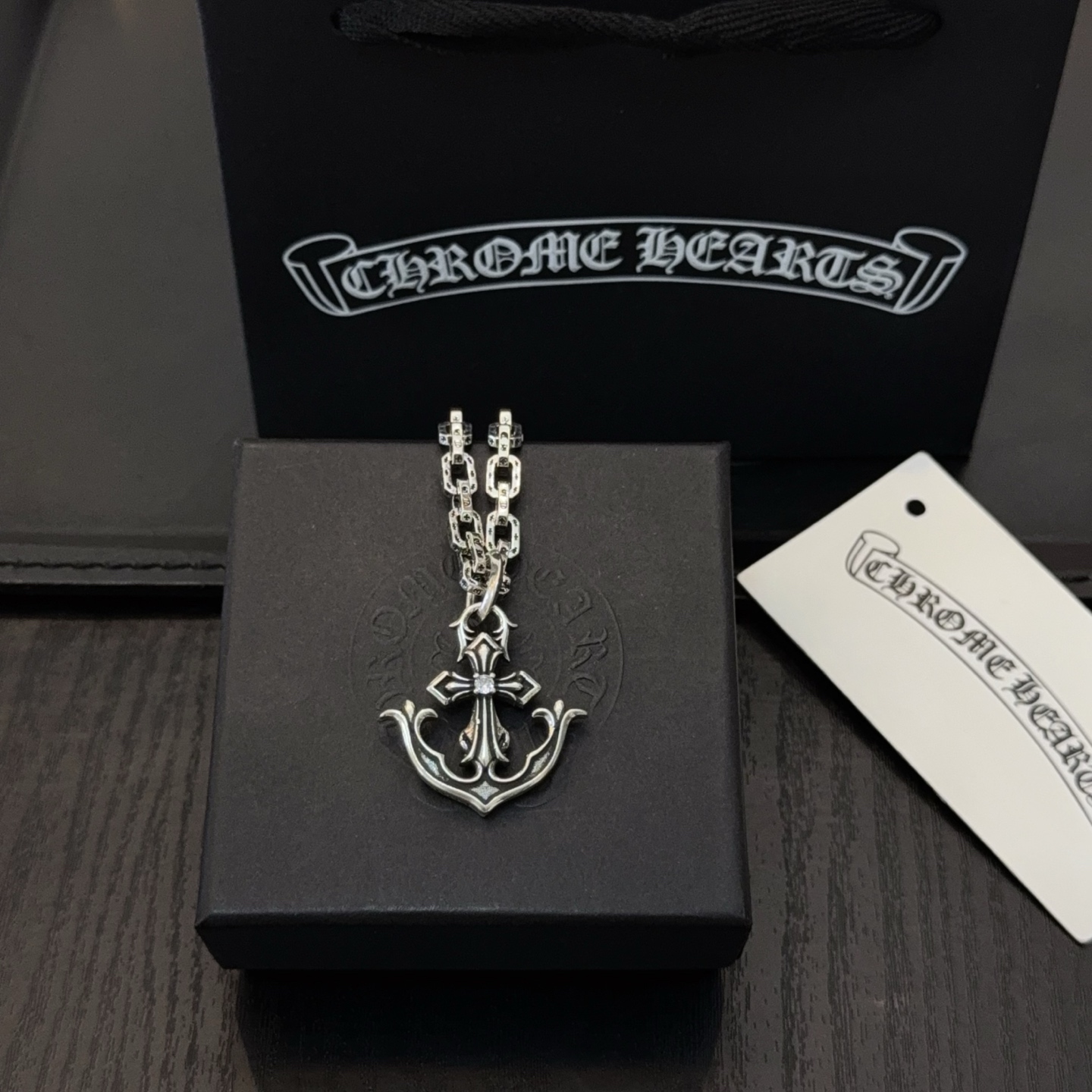  新款【专柜品质】Chrome Hearts克罗心经典复古项链，十字架吊坠 凹凸造型不同的花纹设计风格 