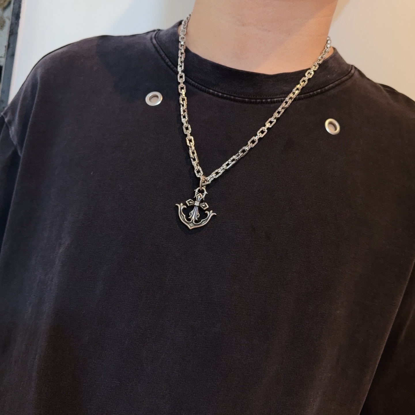  新款【专柜品质】Chrome Hearts克罗心经典复古项链，十字架吊坠 凹凸造型不同的花纹设计风格 