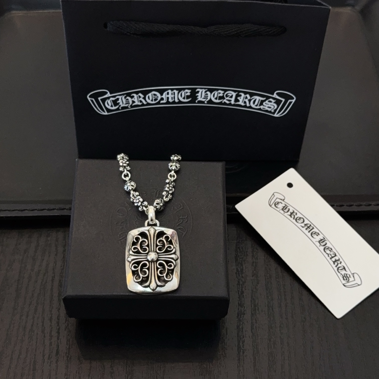  新款【专柜品质】Chrome Hearts克罗心经典复古十字花球项链，方牌十字架吊坠 凹凸造型不同的花