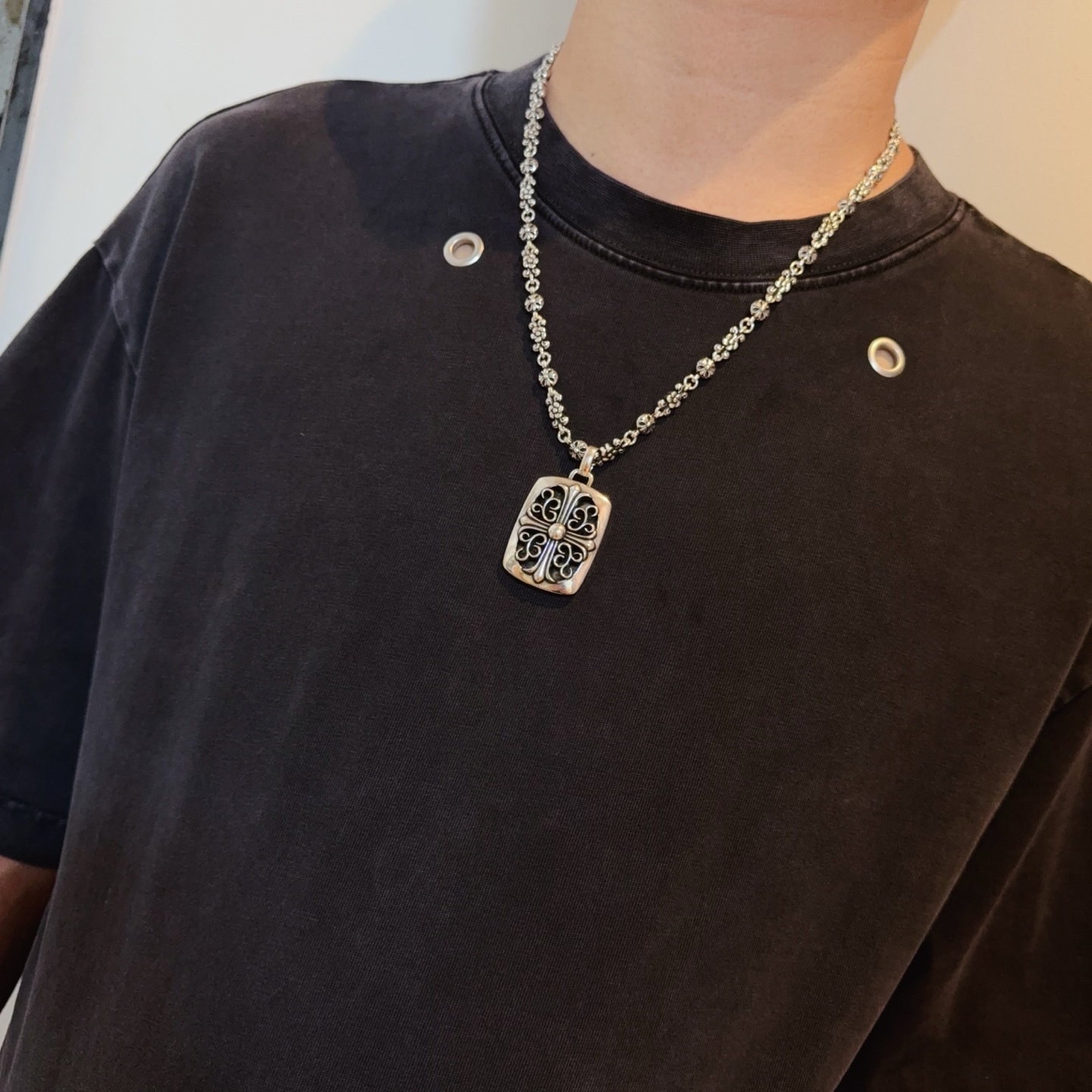  新款【专柜品质】Chrome Hearts克罗心经典复古十字花球项链，方牌十字架吊坠 凹凸造型不同的花