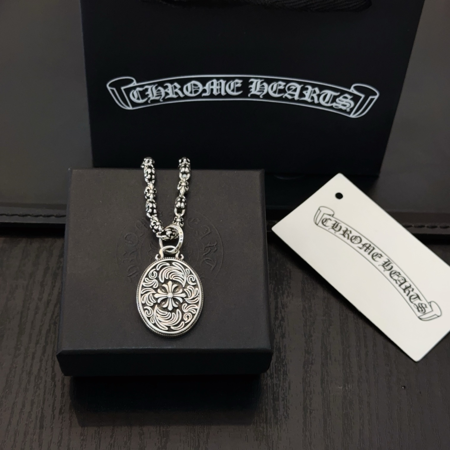  新款【专柜品质】Chrome Hearts克罗心经典复古童军花项链，椭圆藤花十字花吊坠 凹凸造型不同的