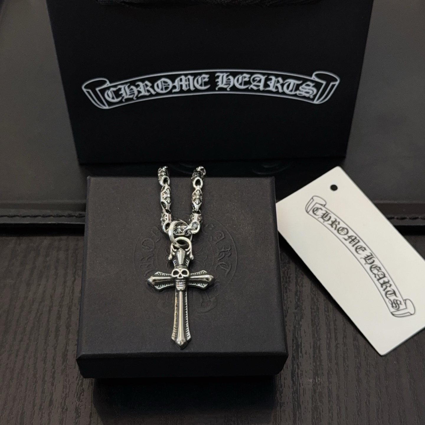  新款【专柜品质】Chrome Hearts克罗心经典复古项链，骷髅头十字架吊坠 凹凸造型不同的花纹设计