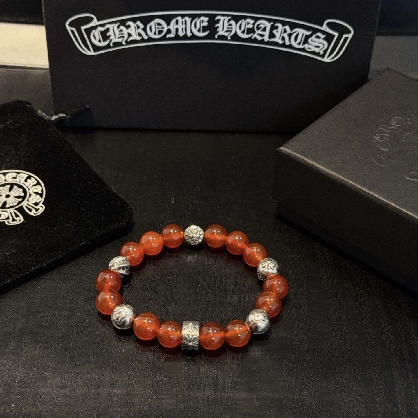  新款【专柜品质】Chrome Hearts克罗心 经典复古多元素手链手串，凹凸造型不同的花纹设计风格 