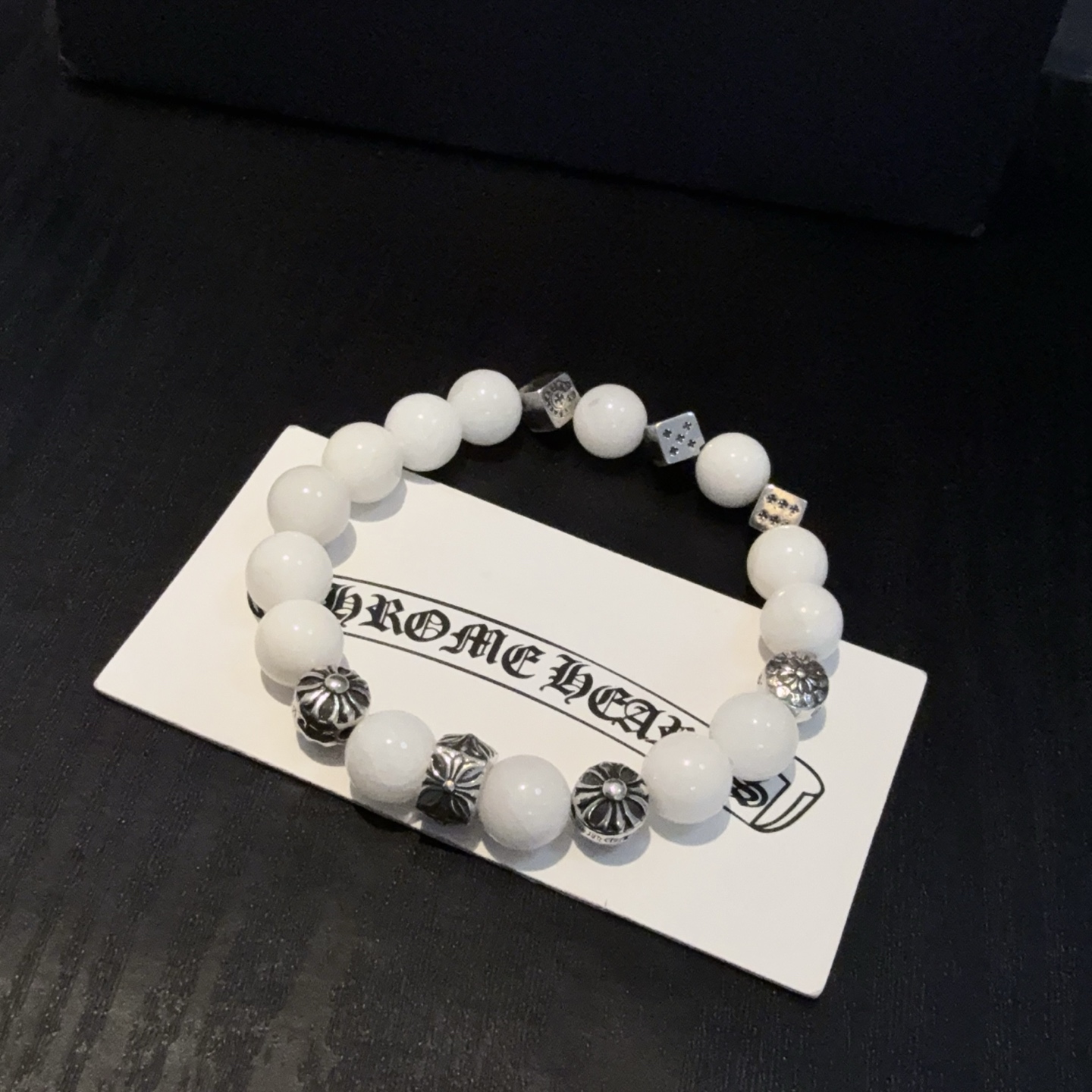  新款【专柜品质】Chrome Hearts克罗心 经典复古多元素手链手串，凹凸造型不同的花纹设计风格 