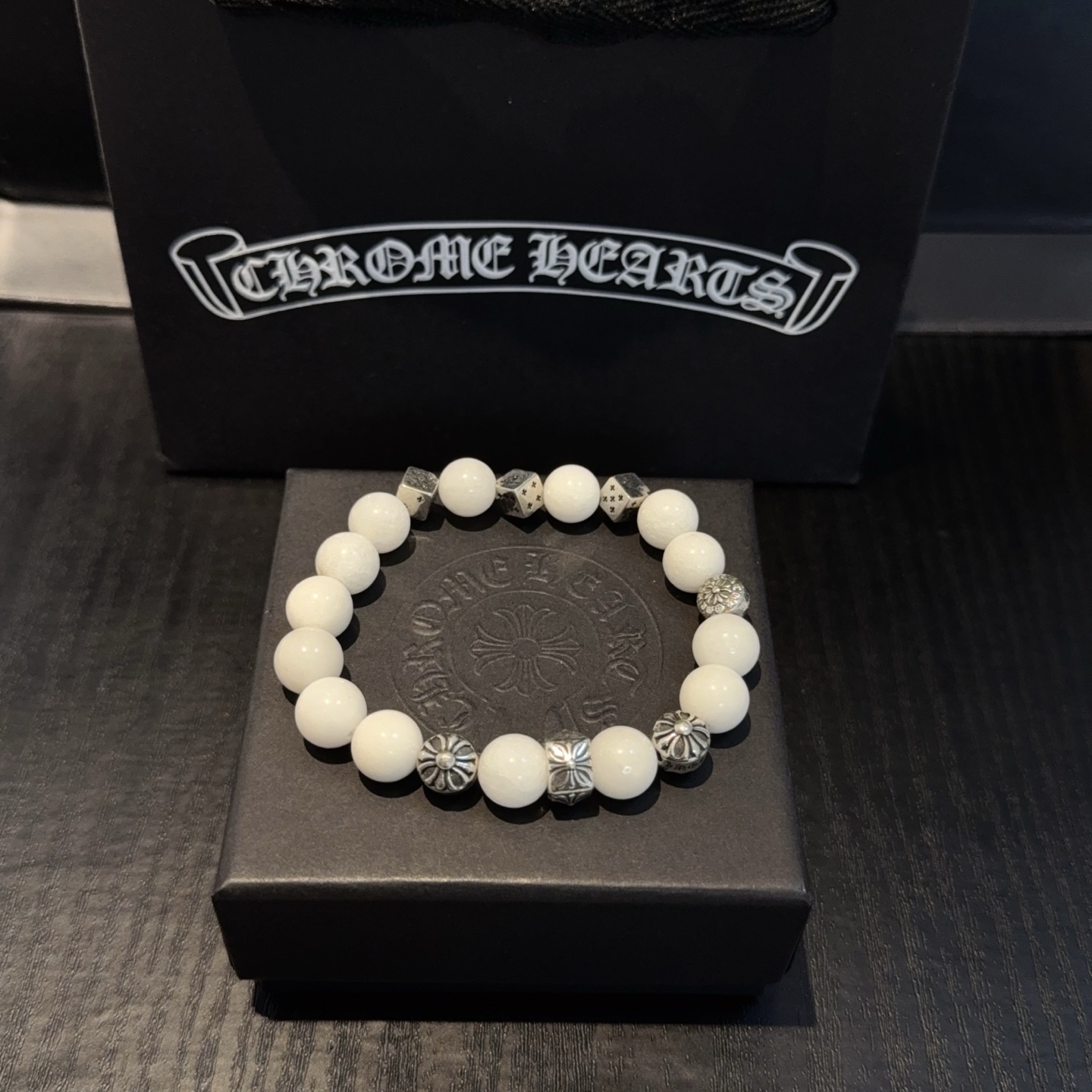  新款【专柜品质】Chrome Hearts克罗心 经典复古多元素手链手串，凹凸造型不同的花纹设计风格 