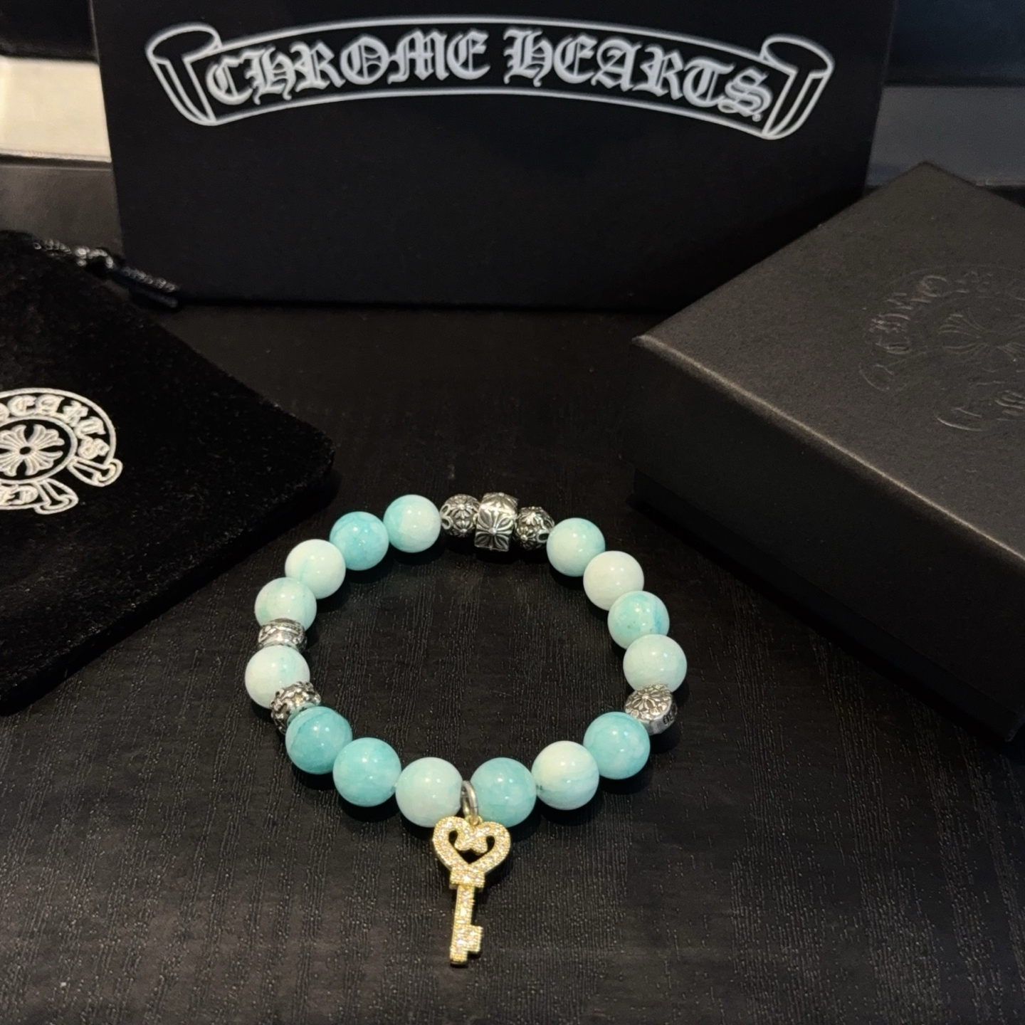  新款【专柜品质】Chrome Hearts克罗心 经典复古多元素手链手串，凹凸造型不同的花纹设计风格 