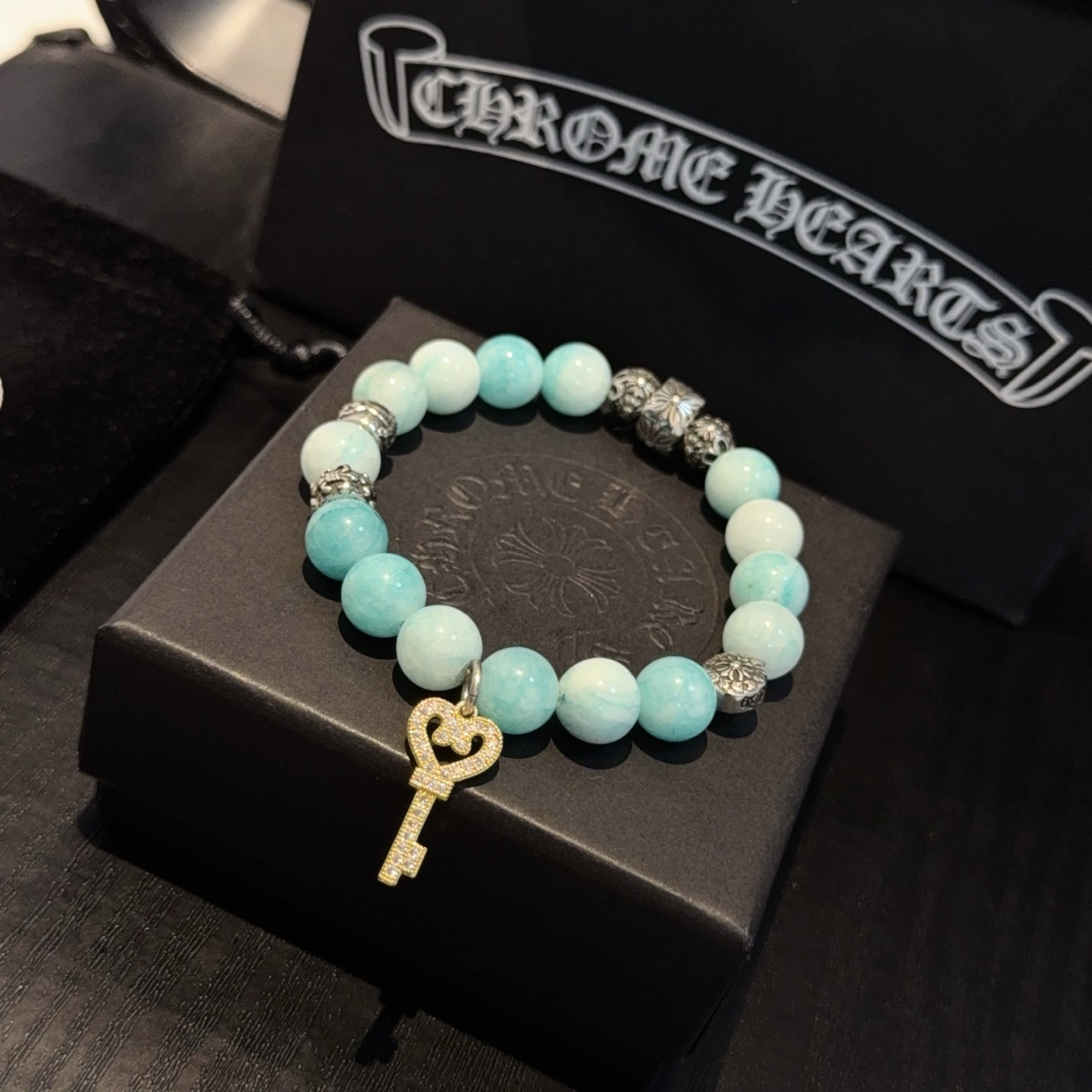  新款【专柜品质】Chrome Hearts克罗心 经典复古多元素手链手串，凹凸造型不同的花纹设计风格 