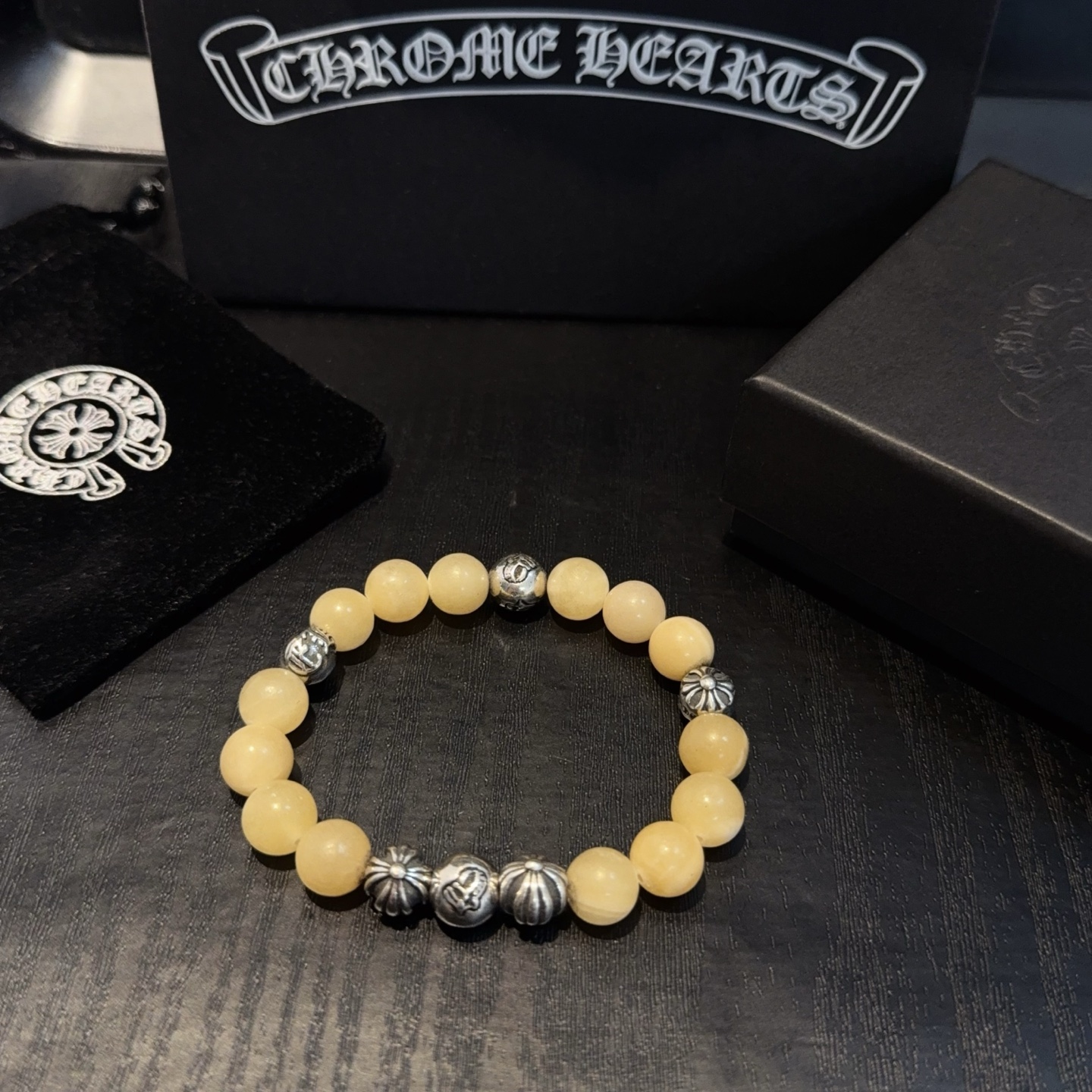 新款【专柜品质】Chrome Hearts克罗心 经典复古多元素手链手串，凹凸造型不同的花纹设计风格 