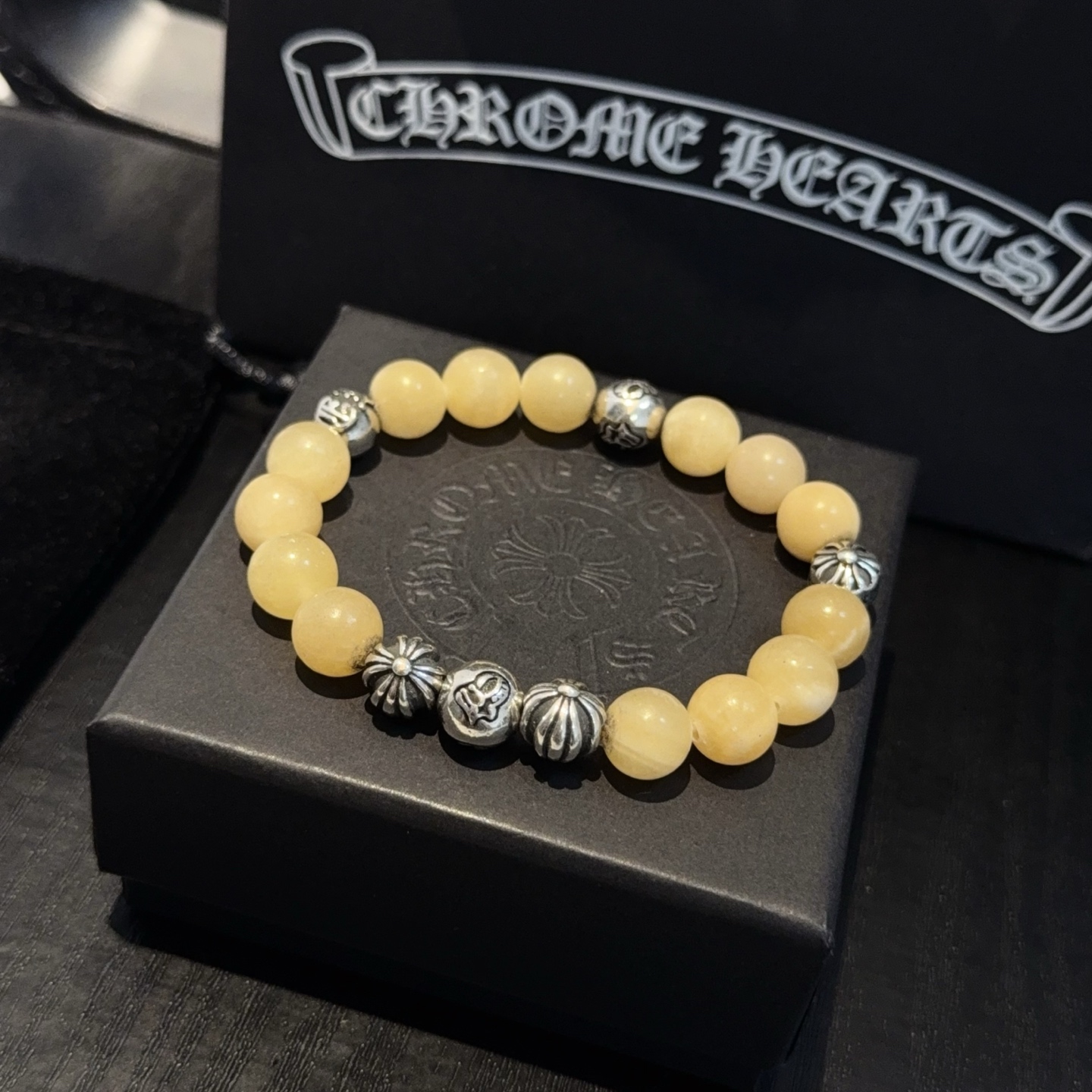  新款【专柜品质】Chrome Hearts克罗心 经典复古多元素手链手串，凹凸造型不同的花纹设计风格 