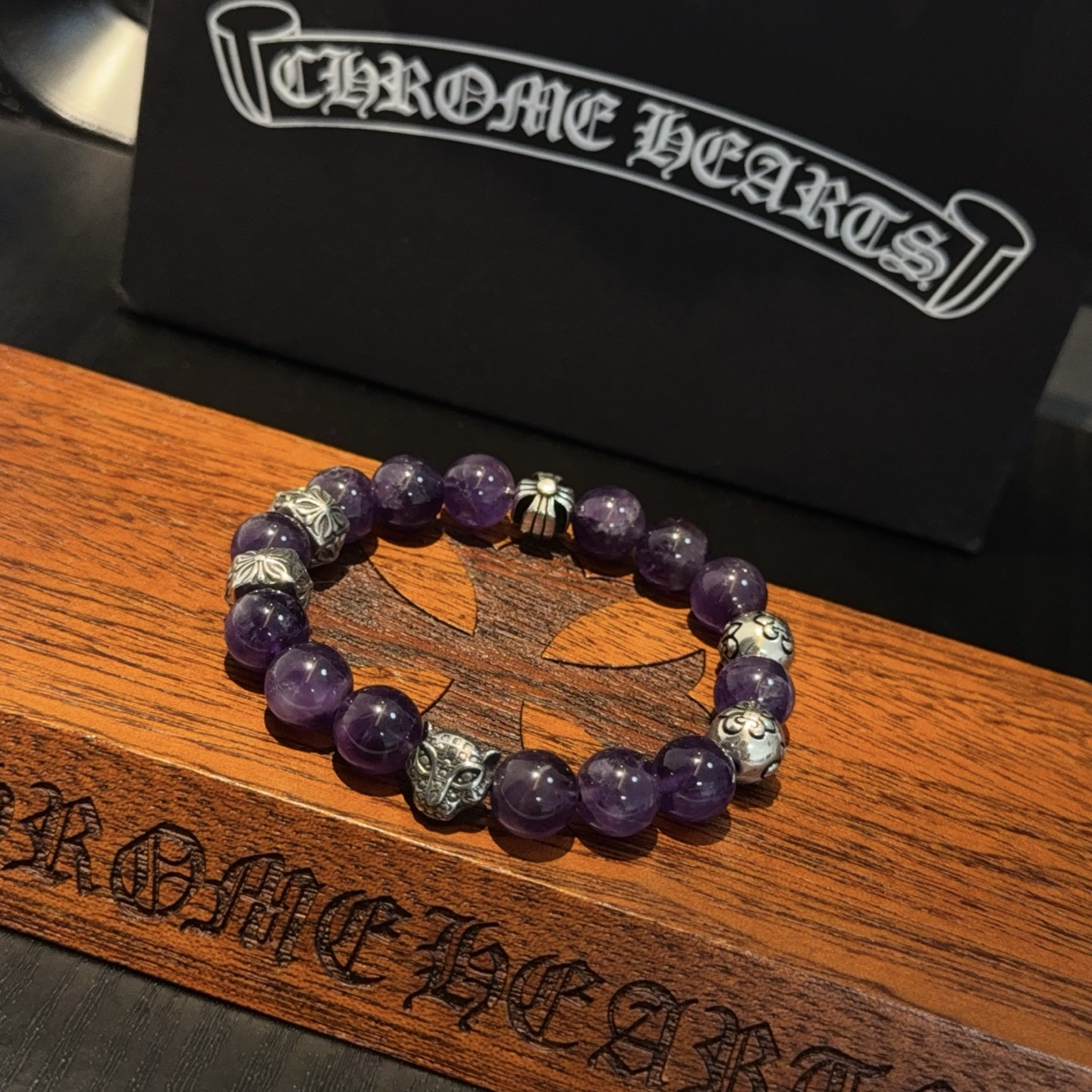  新款【专柜品质】Chrome Hearts克罗心 经典复古多元素手链手串，凹凸造型不同的花纹设计风格 