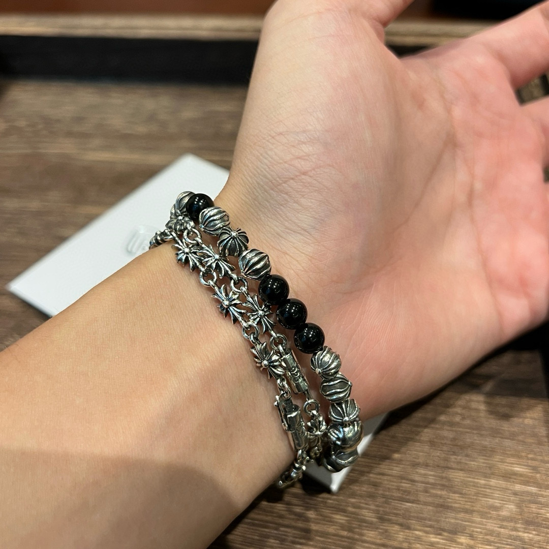  Chrome Hearts克罗心
天然黑曜石 19银珠手串
个性百搭上手非常好看的一款 适合叠戴搭配 