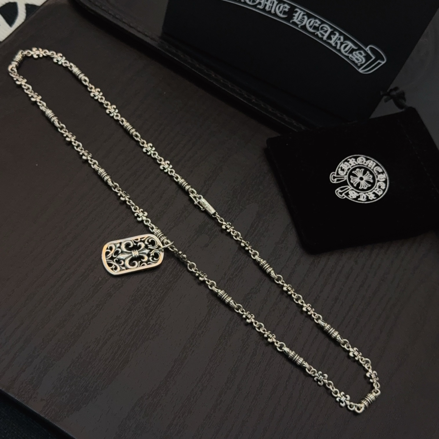  新款【专柜品质】Chrome Hearts克罗心经典复古花球项链，方牌童军花吊坠 凹凸造型不同的花纹设