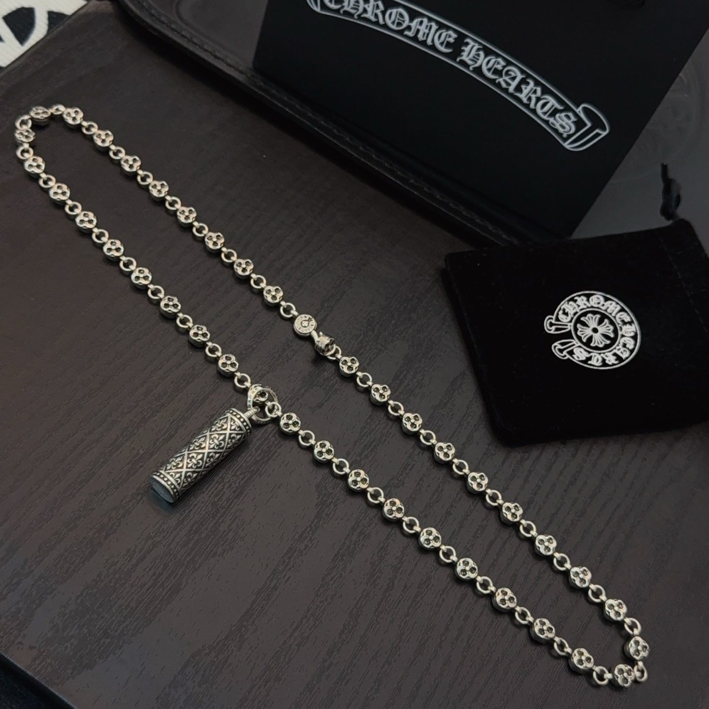  新款【专柜品质】Chrome Hearts克罗心经典复古花球项链，圆柱吊坠 凹凸造型不同的花纹设计风格