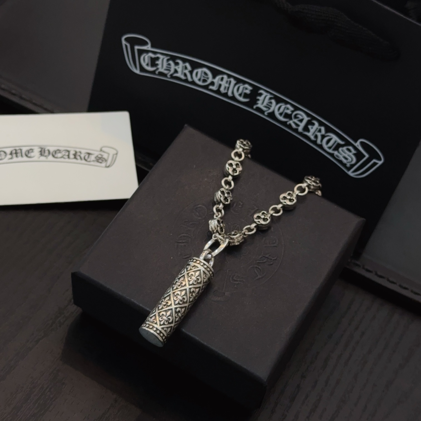  新款【专柜品质】Chrome Hearts克罗心经典复古花球项链，圆柱吊坠 凹凸造型不同的花纹设计风格