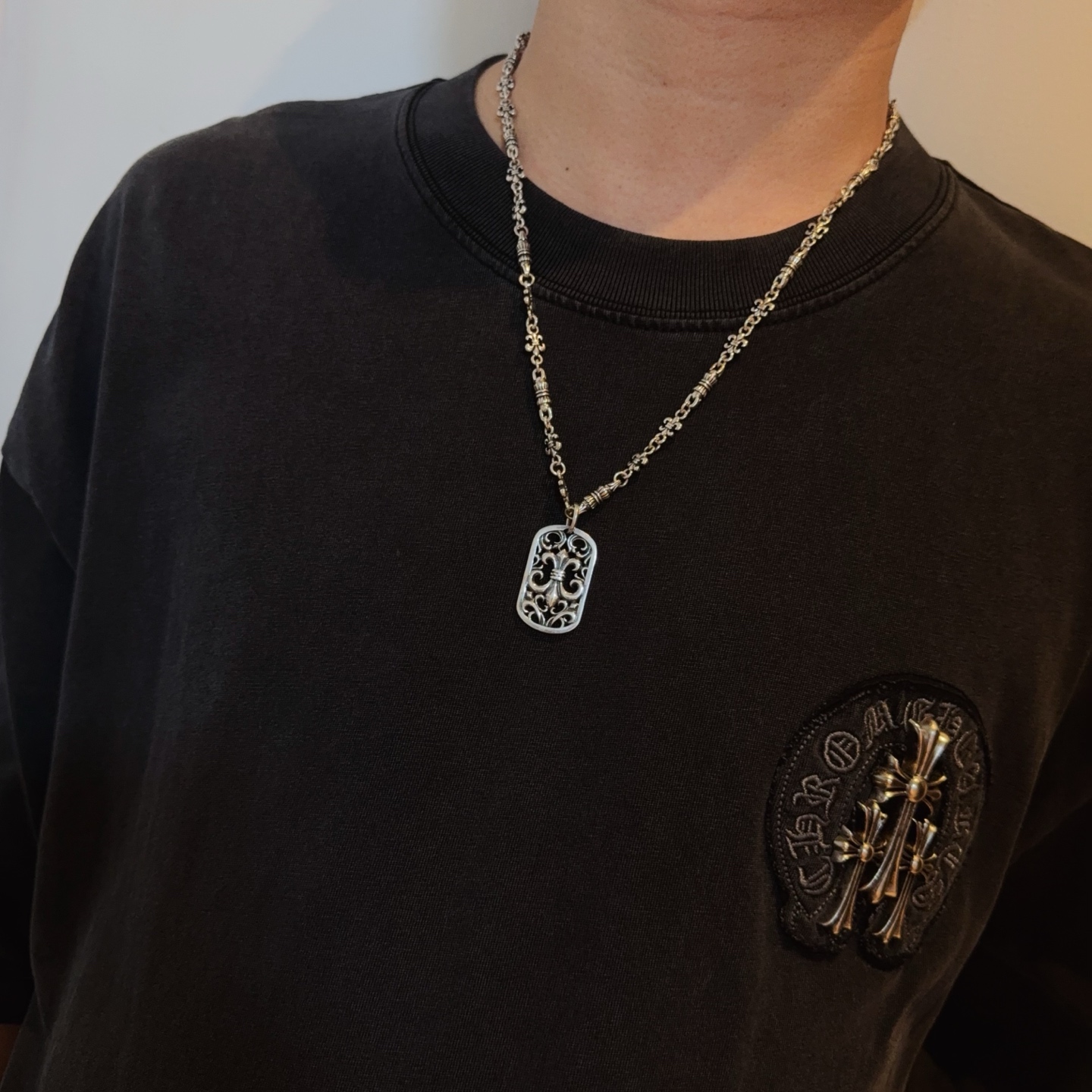 新款【专柜品质】Chrome Hearts克罗心经典复古花球项链，方牌童军花吊坠 凹凸造型不同的花纹设