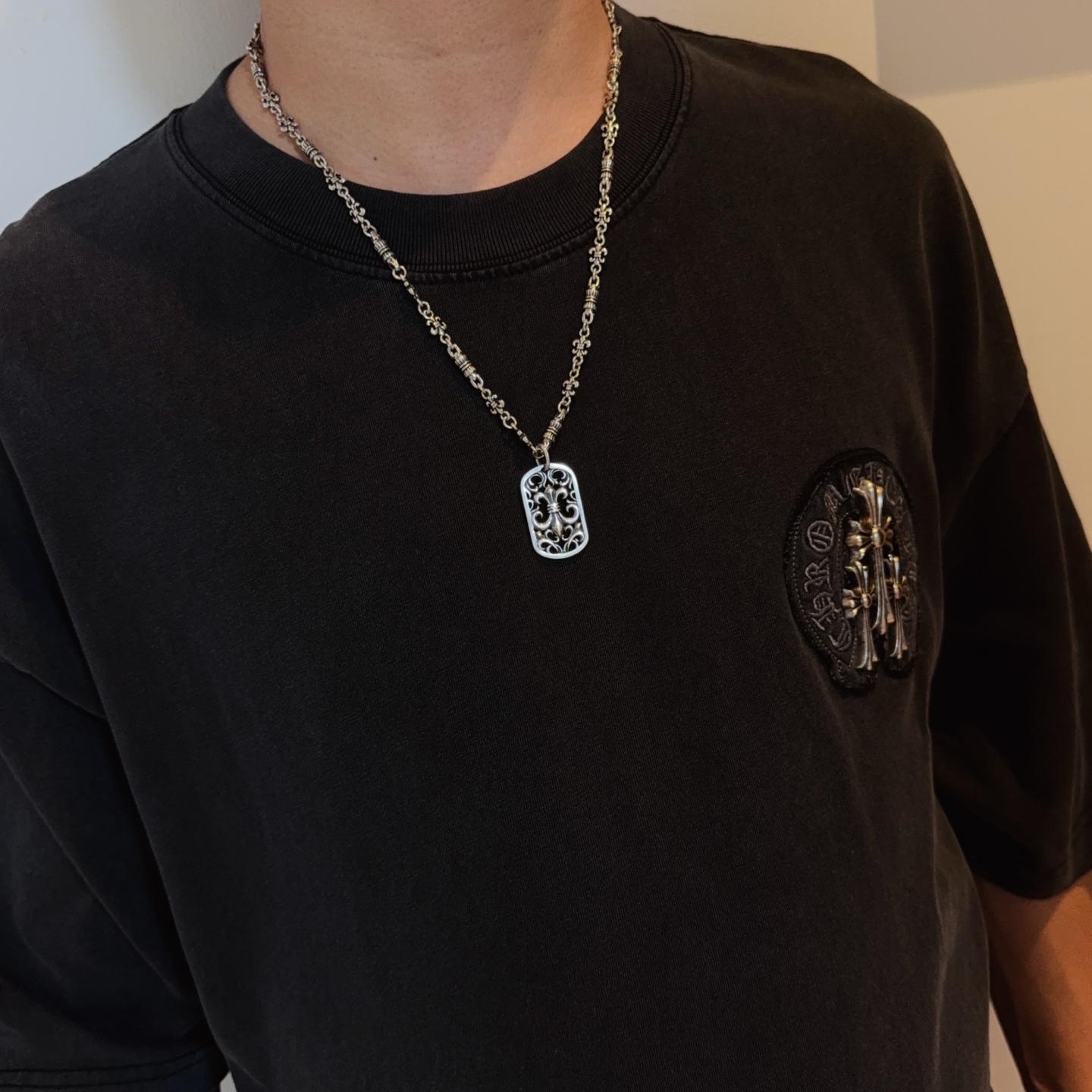  新款【专柜品质】Chrome Hearts克罗心经典复古花球项链，方牌童军花吊坠 凹凸造型不同的花纹设