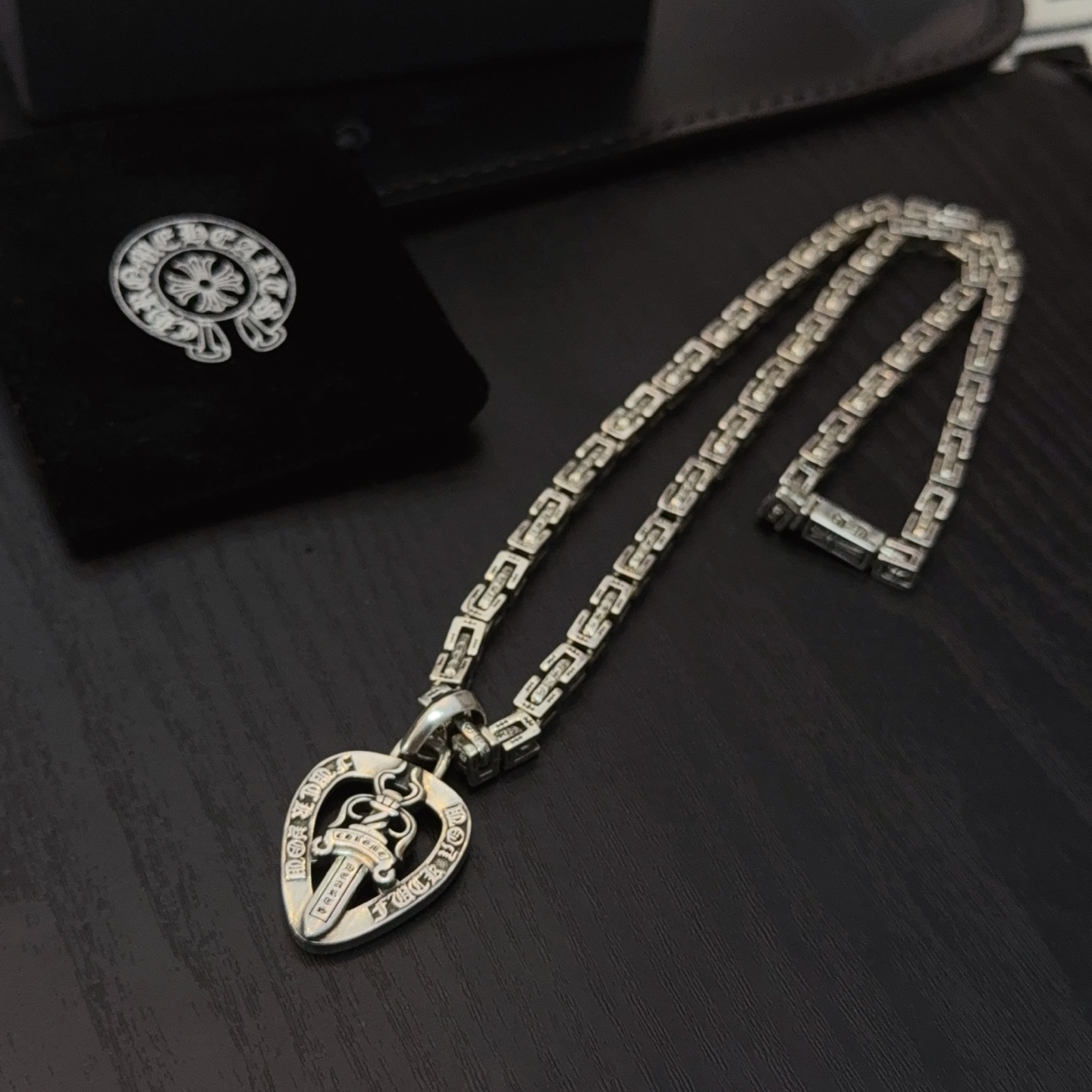  新款【专柜品质】Chrome Hearts克罗心经典复古粗扣十字军项链，心型宝剑吊坠 凹凸造型不同的花