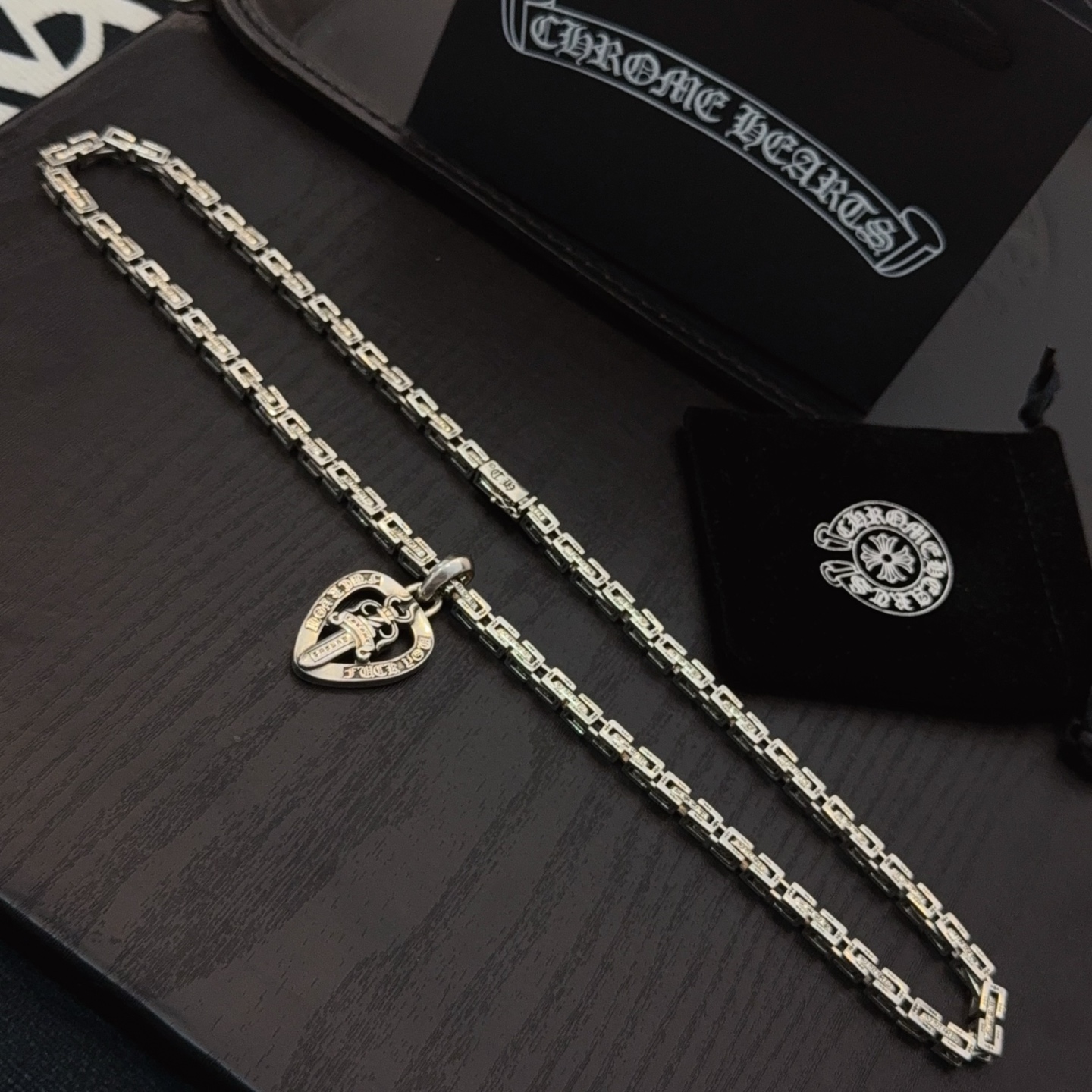  新款【专柜品质】Chrome Hearts克罗心经典复古粗扣十字军项链，心型宝剑吊坠 凹凸造型不同的花