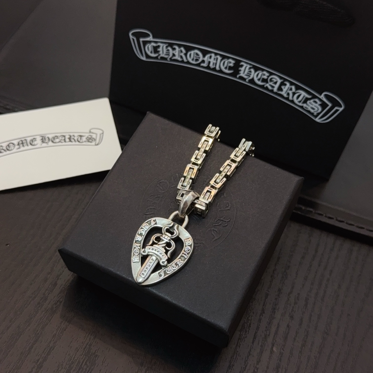  新款【专柜品质】Chrome Hearts克罗心经典复古粗扣十字军项链，心型宝剑吊坠 凹凸造型不同的花
