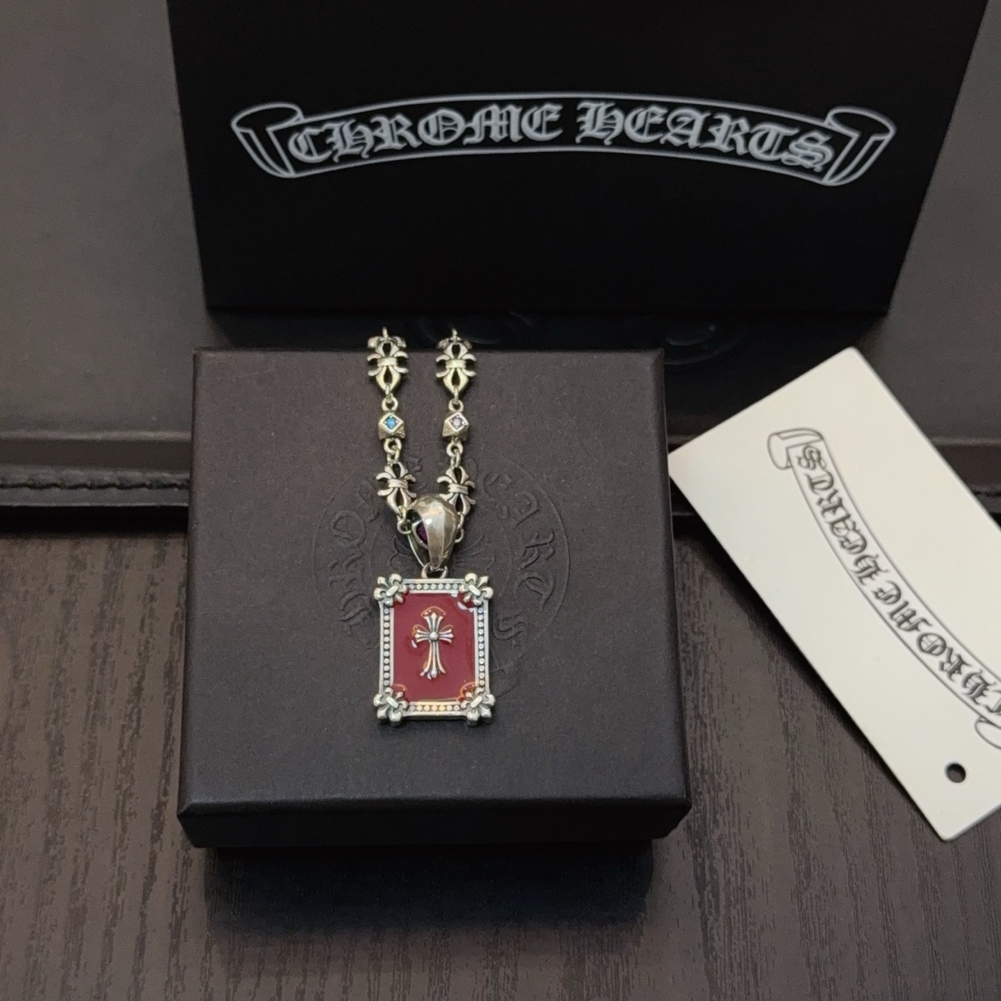   新款【专柜品质】Chrome Hearts克罗心镶彩钻十字架方牌项链，凹凸造型不同的花纹设计风格呈现