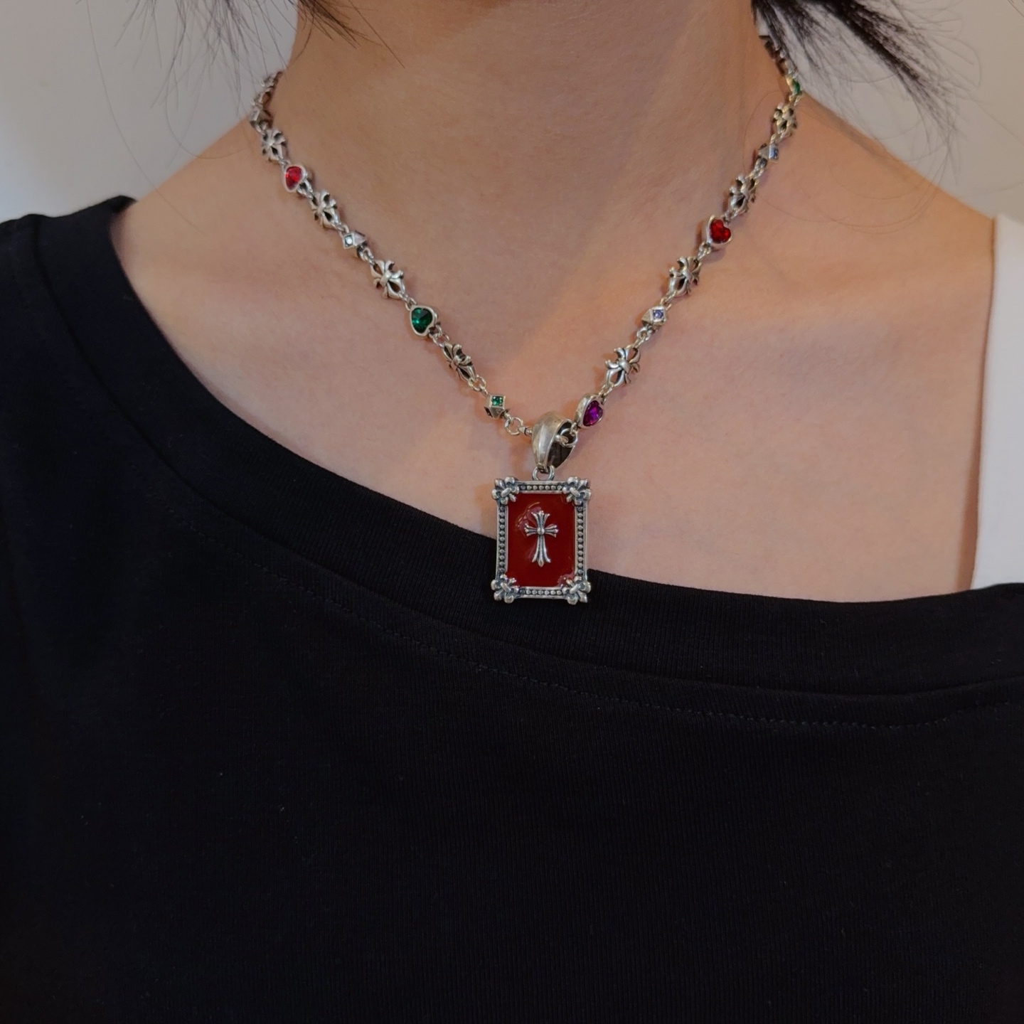   新款【专柜品质】Chrome Hearts克罗心镶彩钻十字架方牌项链，凹凸造型不同的花纹设计风格呈现