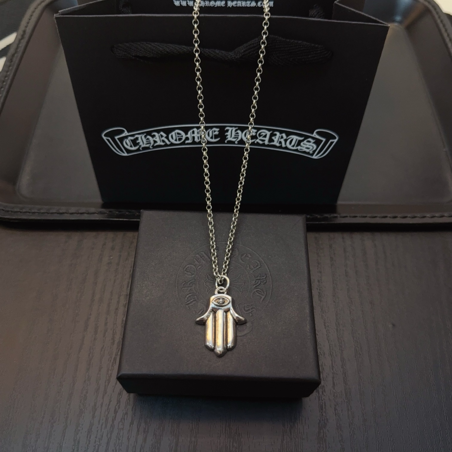  新款【专柜品质】Chrome Hearts克罗心手掌十字花项链，凹凸造型不同的花纹设计风格呈现出与众不