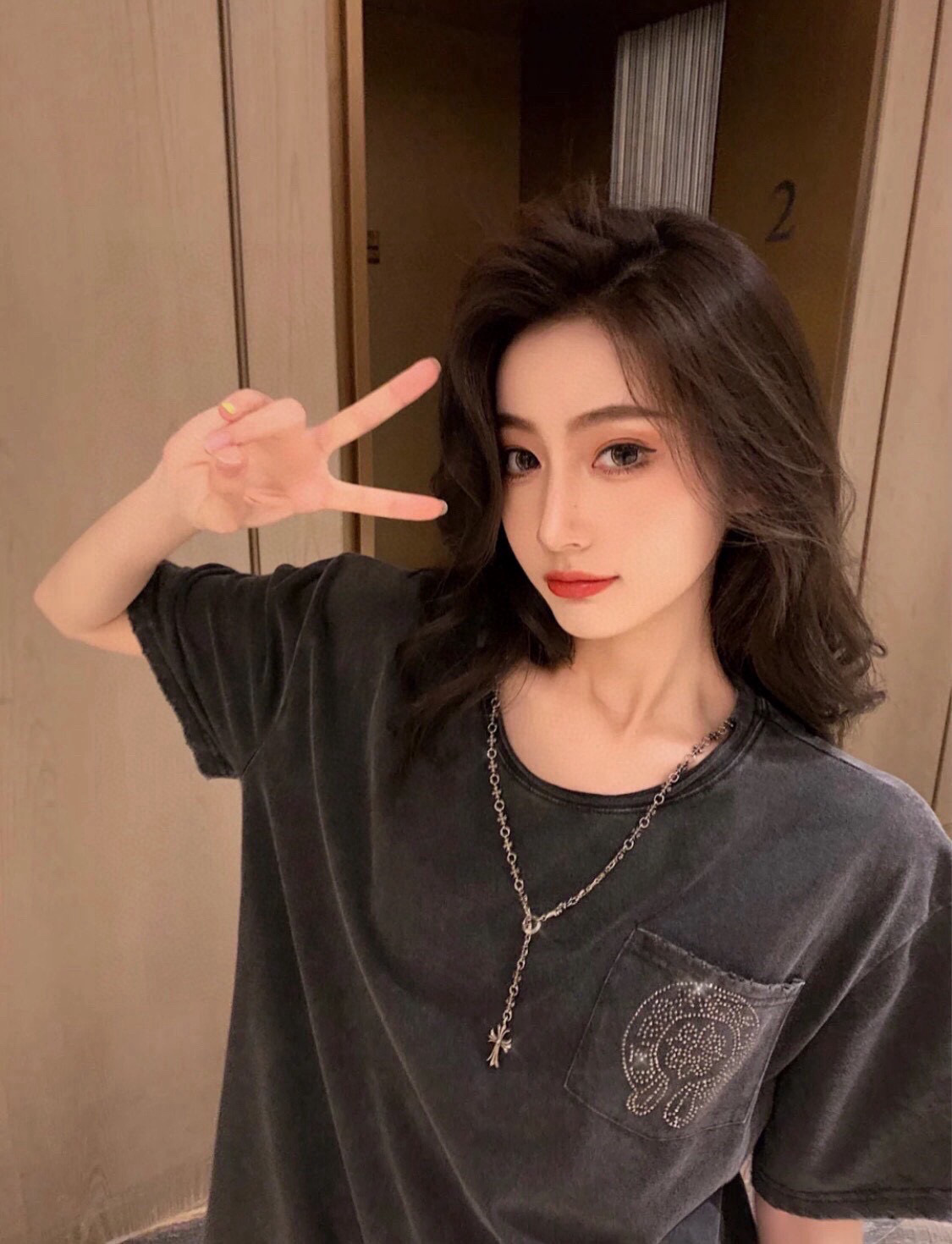 💰125 【专柜品质】克罗心Chrome hearts 网红同款项链

雪梨同款 镶石双面十字架经典项链 经典到不行
双面都可以戴 春冬秋冬都可以戴的款式
送人选它就错不了啦～