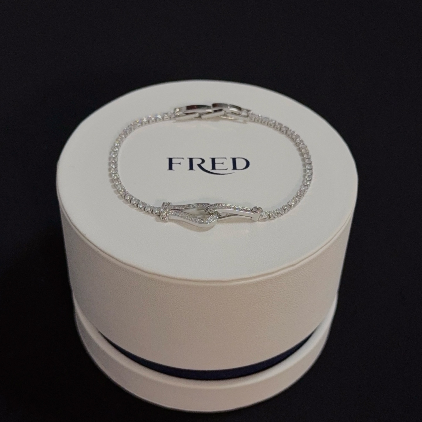 NO:381027,Popular Feredman Diamond Horseshoe Buckle Bracelet, classic and versatile, Internet celebrity expert, a must-have item for fashion, fashionable and exquisite, 11 pairs of customized versions, thickened electroplating 18k process, very versatile!  !  , jewelry quality, bracelet19860909火爆 费雷德满钻马蹄扣手链,经典百搭,网红达人 时尚一族备必单品,时尚精致,11对版定制,加厚电镀18k工艺,上手效果非常百搭！！,饰品精品,bracelet,Jewelry