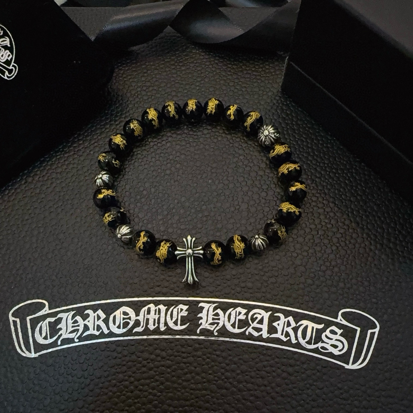  新款【专柜品质】Chrome Hearts克罗心 经典多元素手串手链 ，小红书热款，凹凸造型不同的花纹