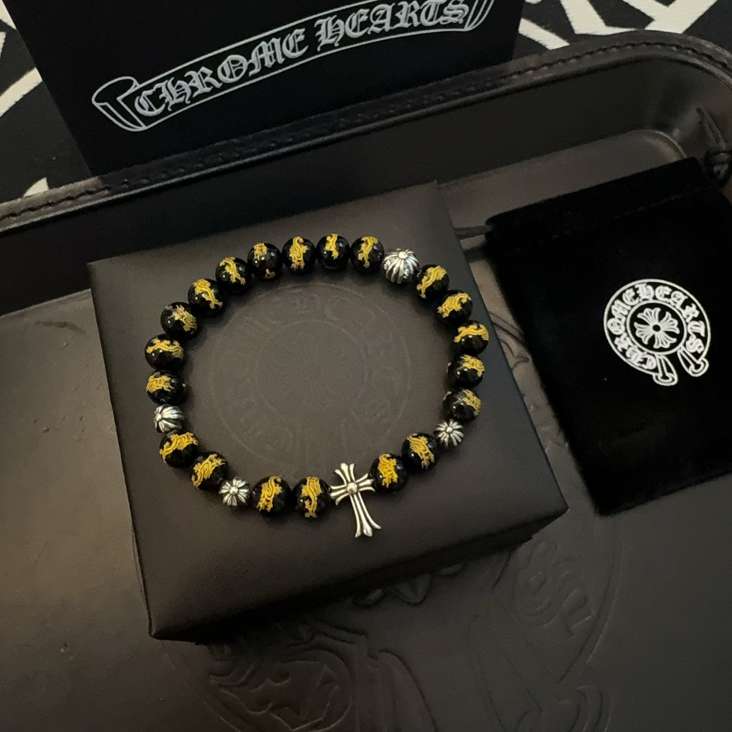  新款【专柜品质】Chrome Hearts克罗心 经典多元素手串手链 ，小红书热款，凹凸造型不同的花纹