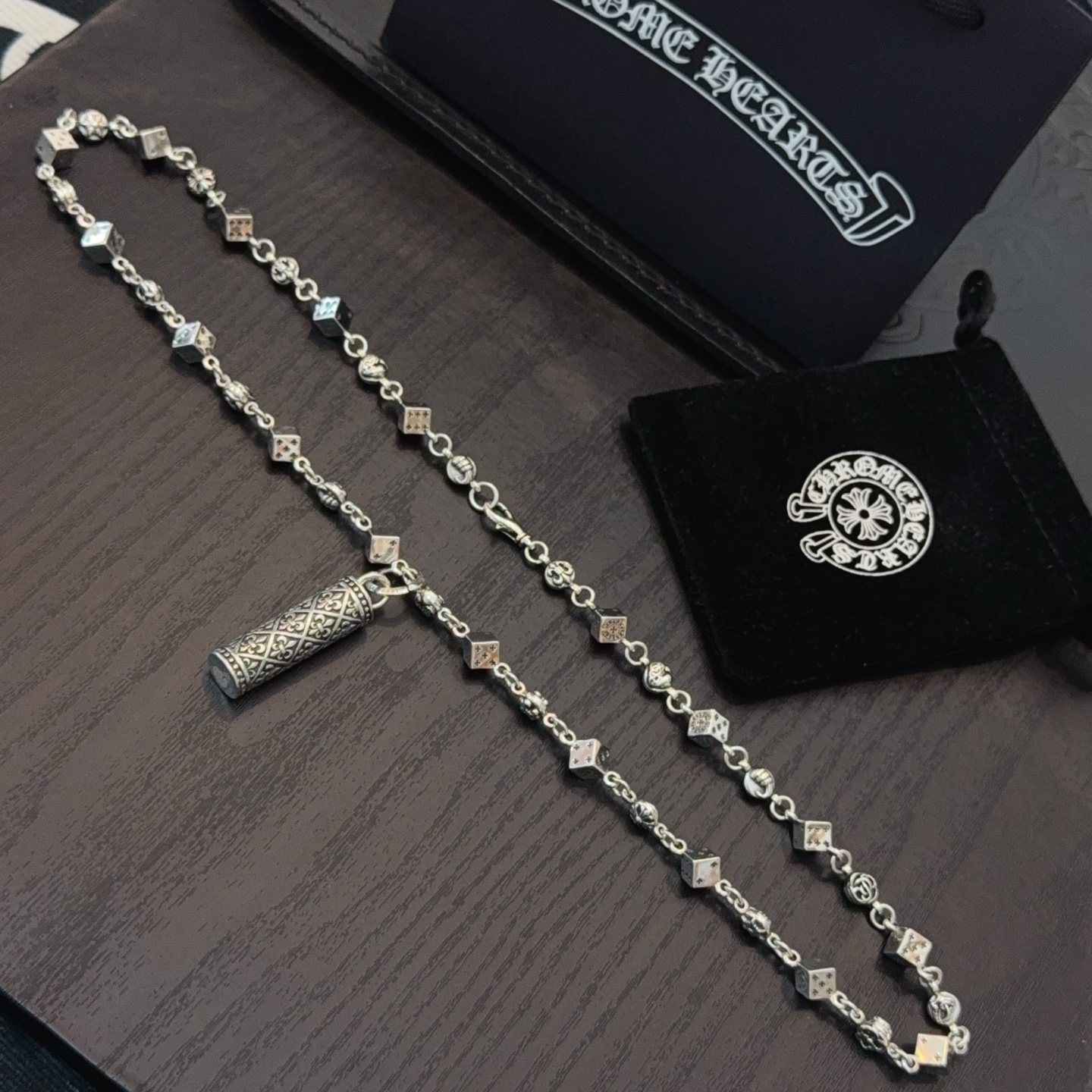  新款【专柜品质】Chrome Hearts克罗心经典复古骰子项链，圆柱吊坠 凹凸造型不同的花纹设计风格
