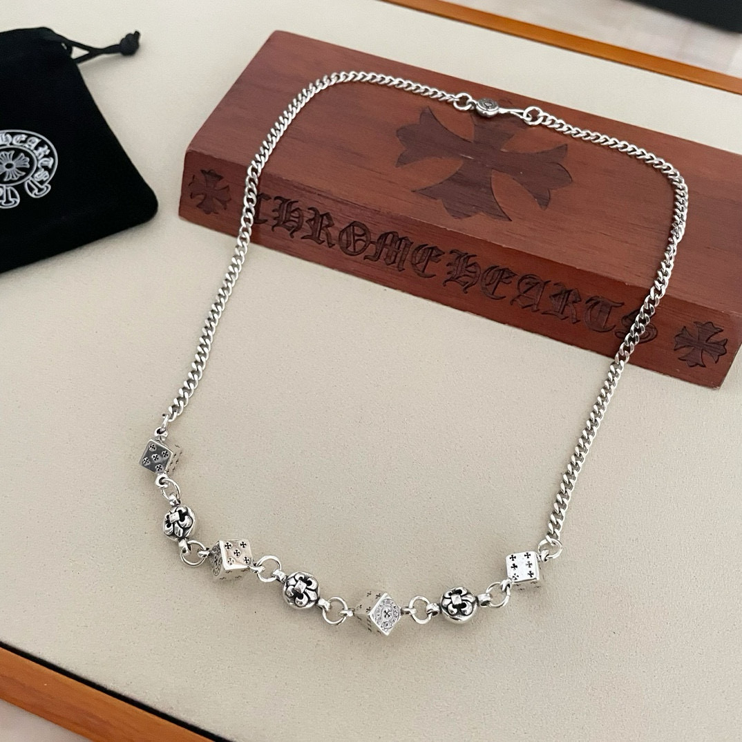  新款【专柜品质】Chrome Hearts克罗心 经典复古童军花骰子项链 凹凸造型不同的花纹设计风格 