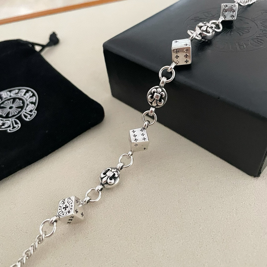  新款【专柜品质】Chrome Hearts克罗心 经典复古童军花骰子项链 凹凸造型不同的花纹设计风格 