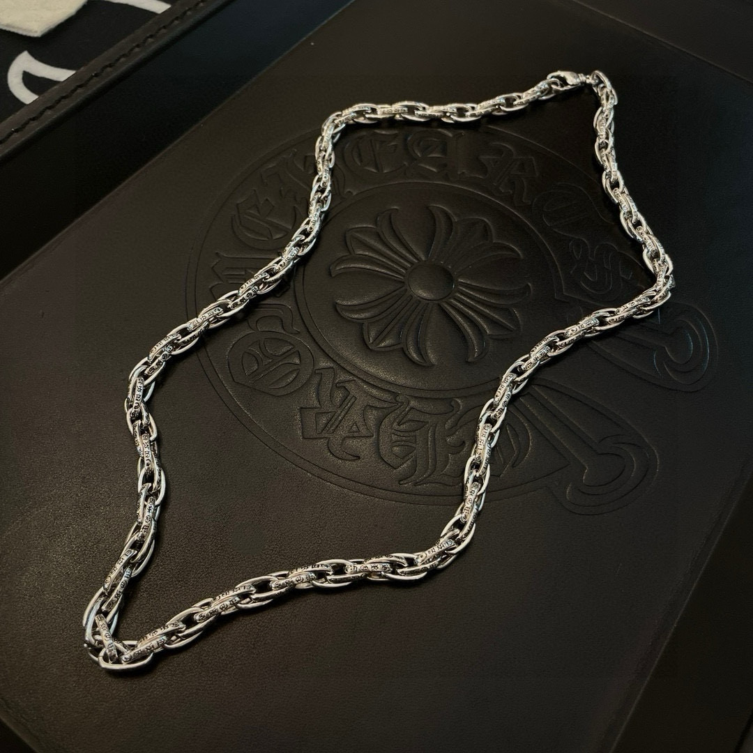   新款【专柜品质】Chrome Hearts克罗心 经典复古环扣项链 凹凸造型不同的花纹设计风格 呈现