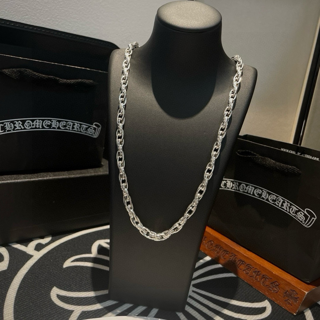   新款【专柜品质】Chrome Hearts克罗心 经典复古环扣项链 凹凸造型不同的花纹设计风格 呈现
