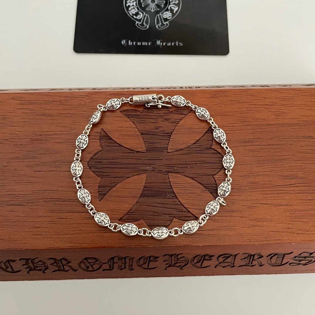  新款【专柜品质】Chrome Hearts克罗心 经典复古十字球手链 凹凸造型不同的花纹设计风格呈现出