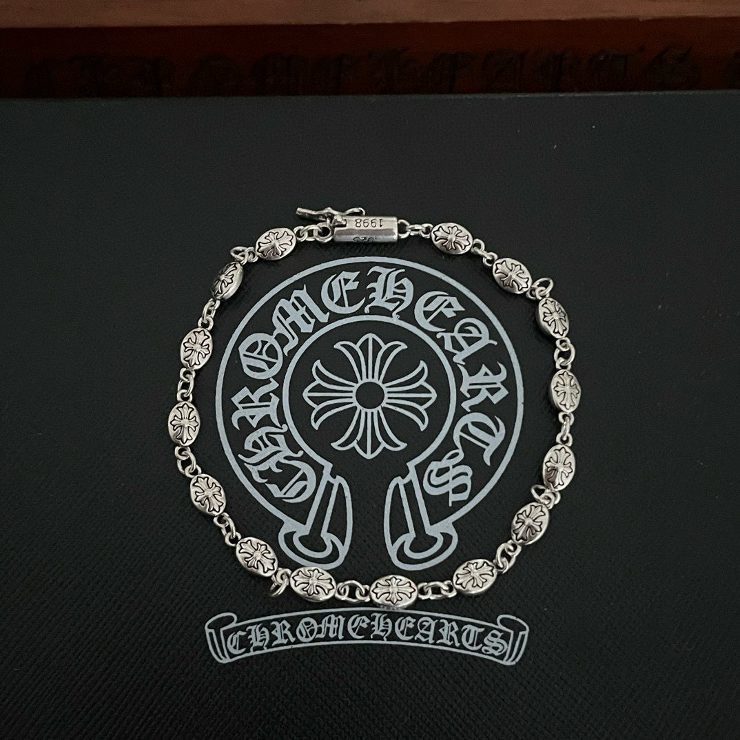  新款【专柜品质】Chrome Hearts克罗心 经典复古十字球手链 凹凸造型不同的花纹设计风格呈现出