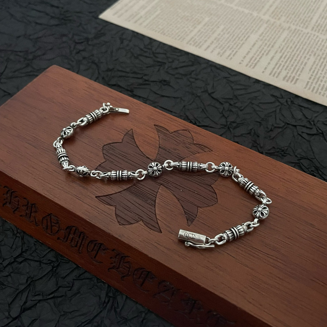 新款【专柜品质】Chrome Hearts克罗心 经典复古纽蚊圆柱手链 凹凸造型不同的花纹设计风格呈现