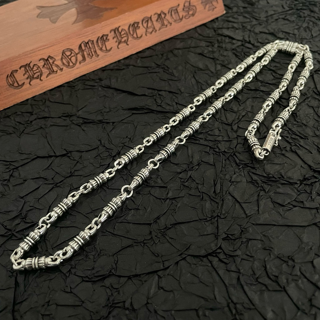   新款【专柜品质】Chrome Hearts克罗心 经典复古纽蚊圆柱项链 凹凸造型不同的花纹设计风格呈