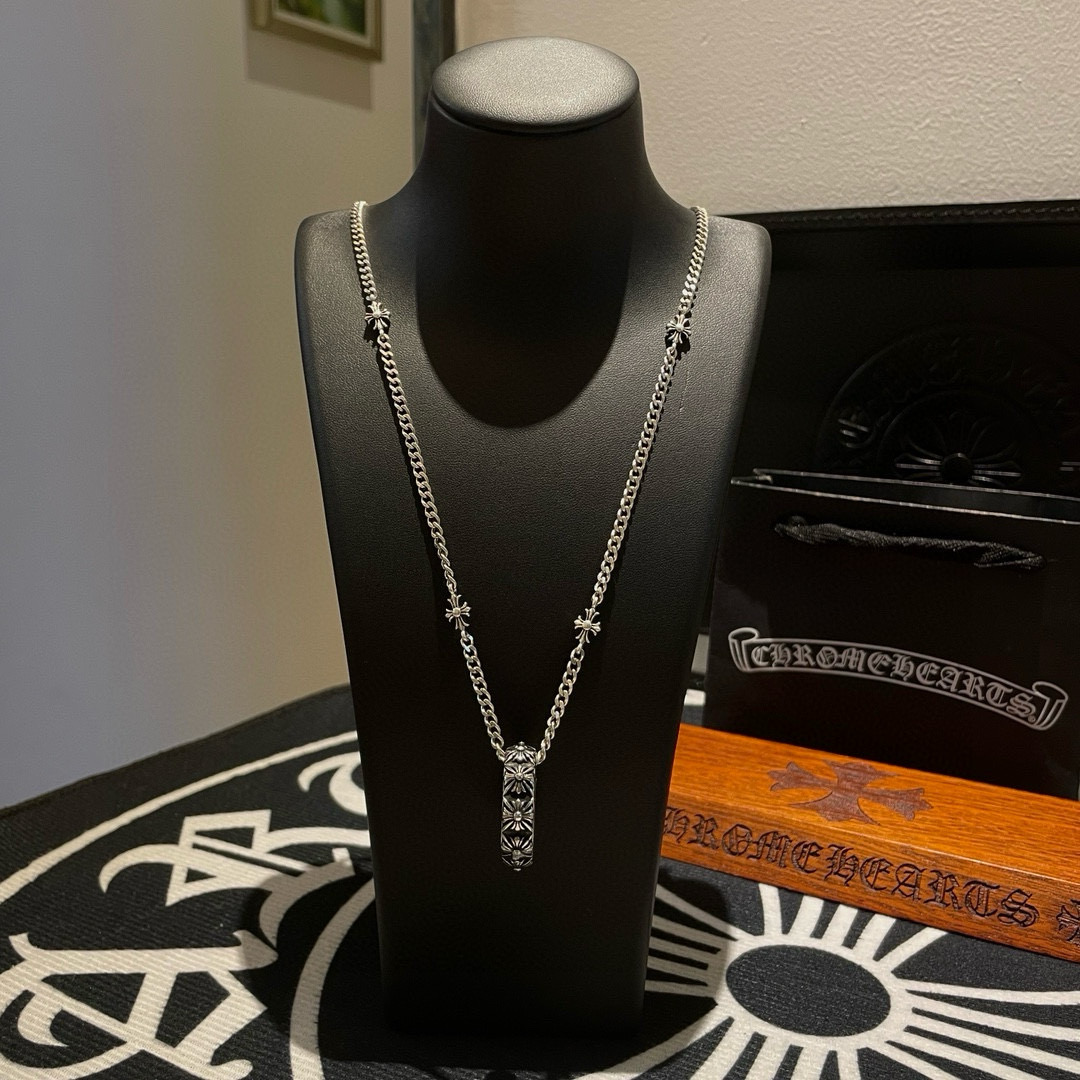    新款【专柜品质】Chrome Hearts克罗心 经典复古十字架项链，十字花戒指吊坠 凹凸造型不同