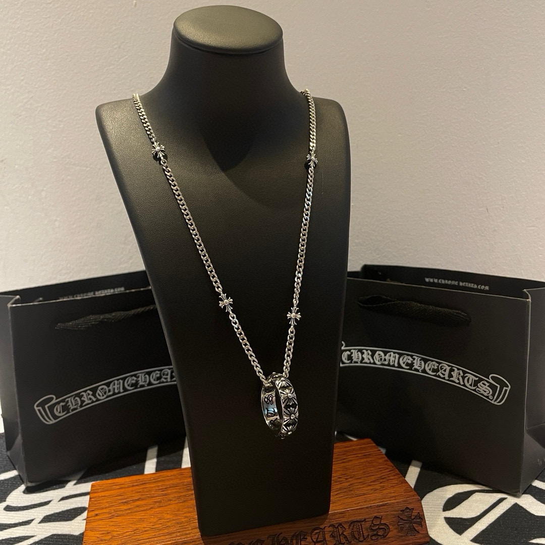   新款【专柜品质】Chrome Hearts克罗心 经典复古十字架项链，十字花戒指吊坠 凹凸造型不同