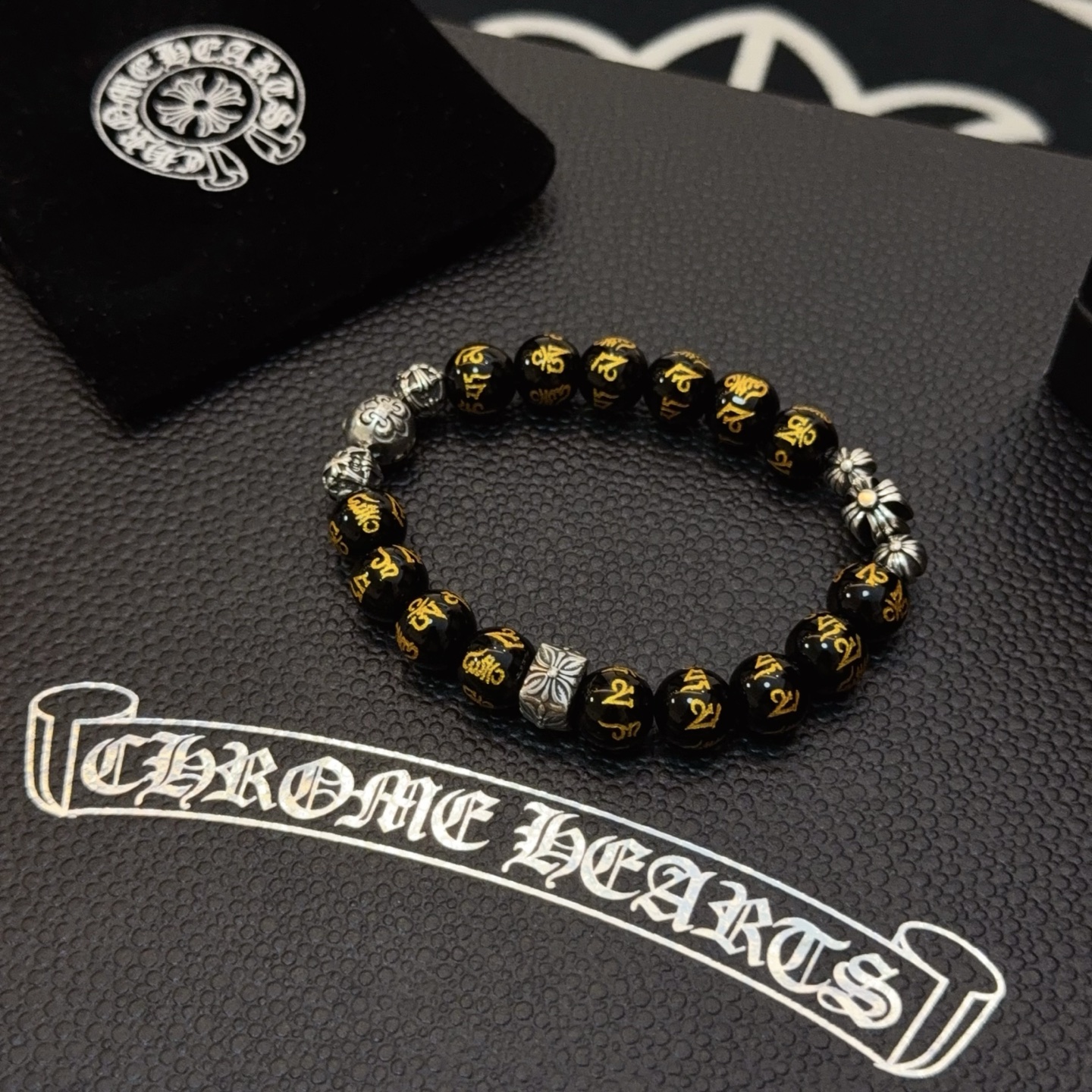  新款【专柜品质】Chrome Hearts克罗心 经典复古多元素手链 手串，凹凸造型不同的花纹设计风格