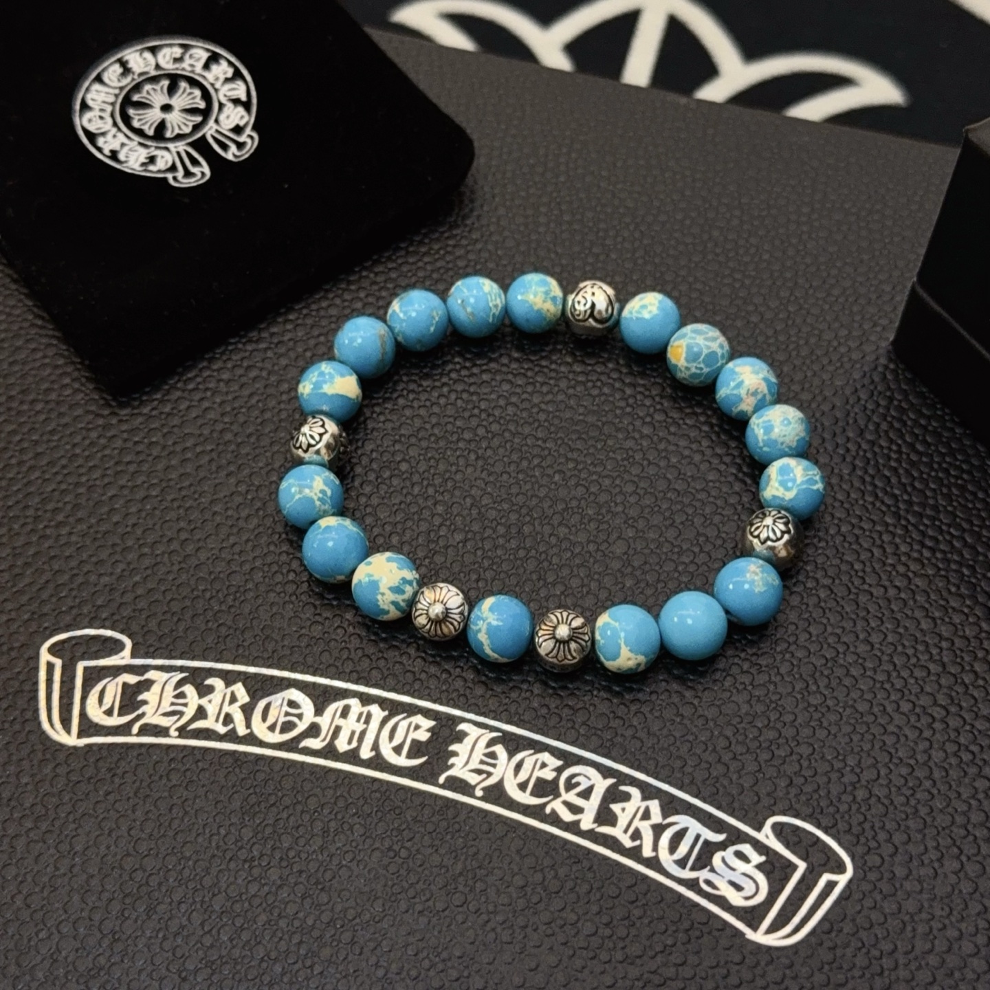  新款【专柜品质】Chrome Hearts克罗心 经典复古多元素手链 手串，凹凸造型不同的花纹设计风格