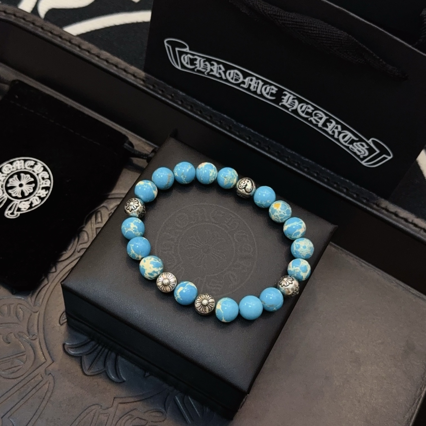  新款【专柜品质】Chrome Hearts克罗心 经典复古多元素手链 手串，凹凸造型不同的花纹设计风格