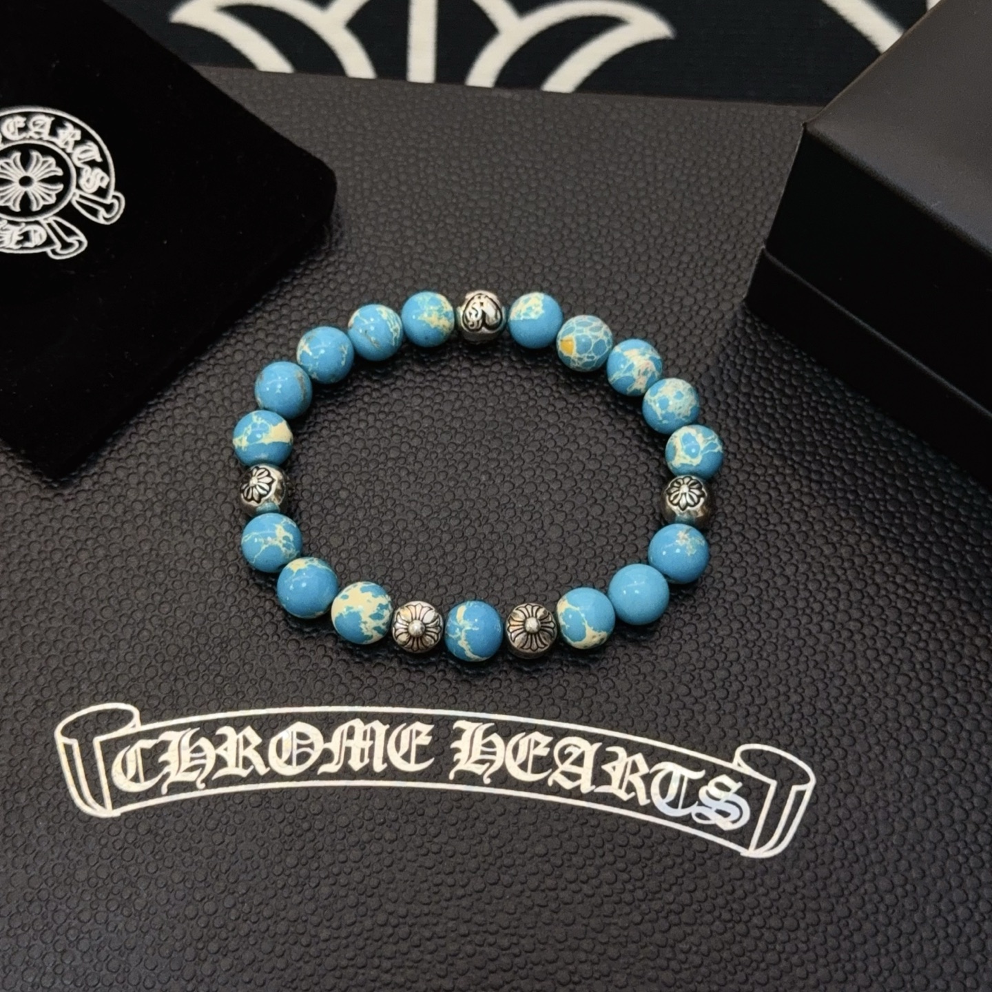  新款【专柜品质】Chrome Hearts克罗心 经典复古多元素手链 手串，凹凸造型不同的花纹设计风格