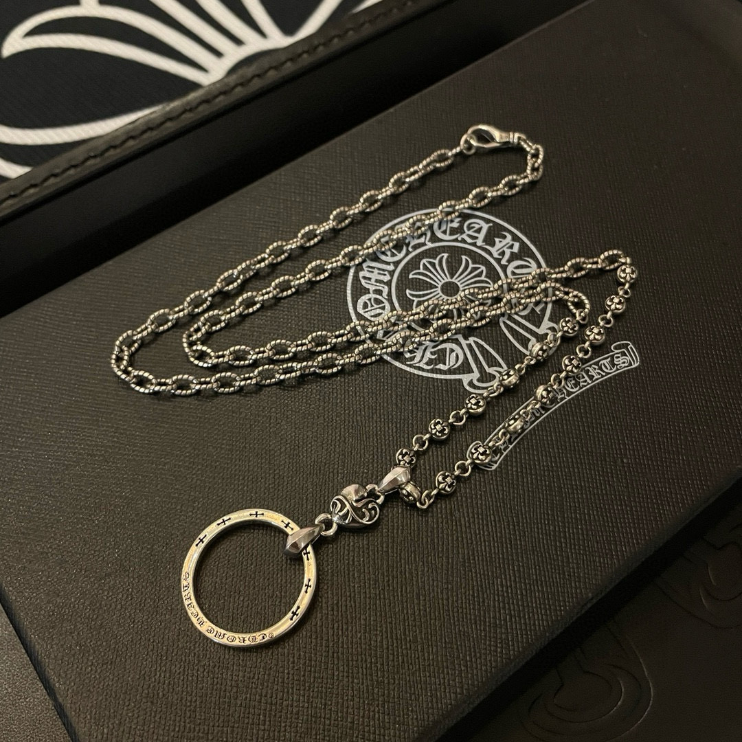  新款【专柜品质】Chrome Hearts克罗心 经典复古麻花项链 爱心圈吊坠 凹凸造型不同的花纹设计